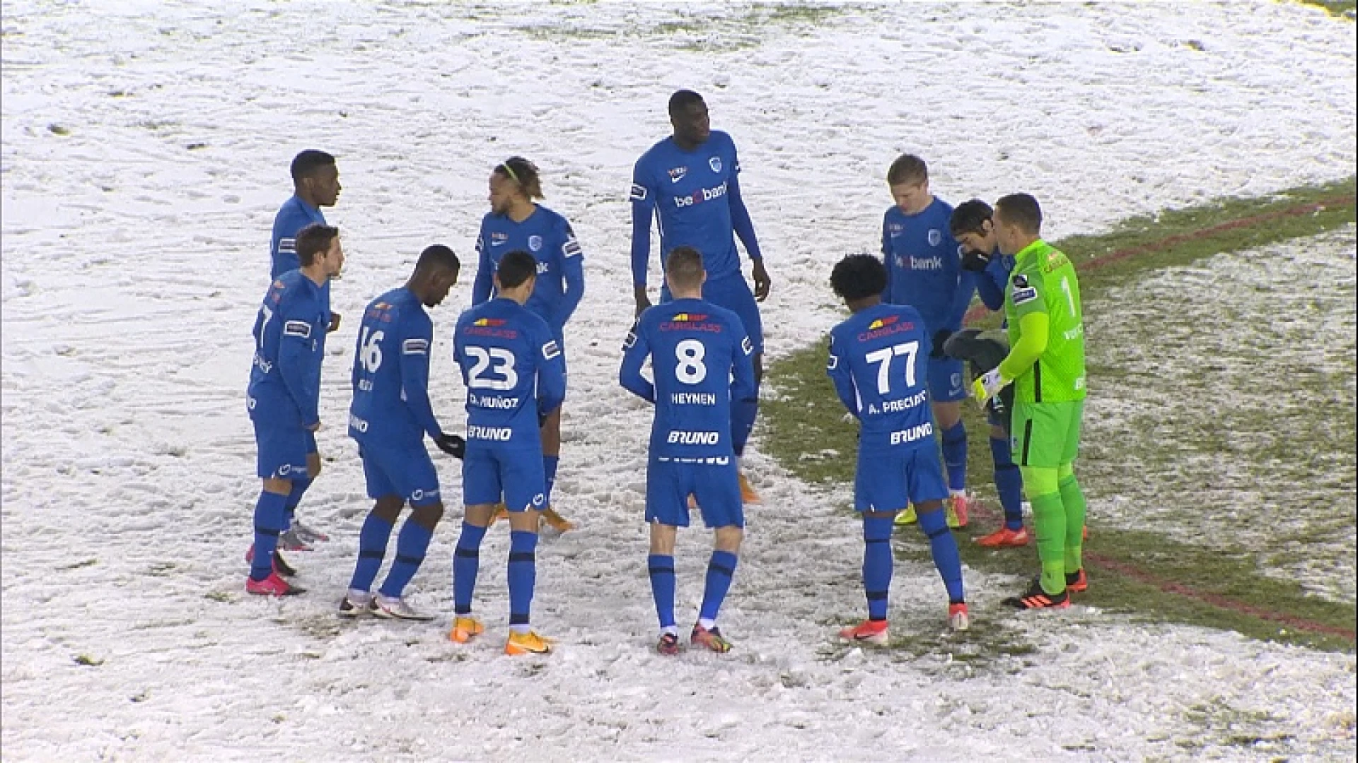 Racing Genk glijdt uit in Moeskroen maar dient klacht in tegen sneeuwterrein