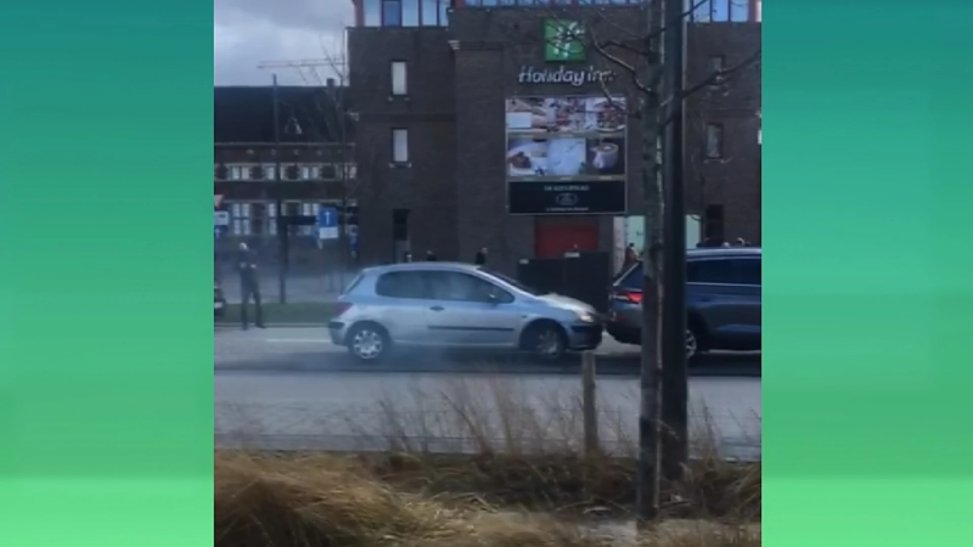 Gedrogeerde bestuurder rijdt in op voorligger en blijft gas geven