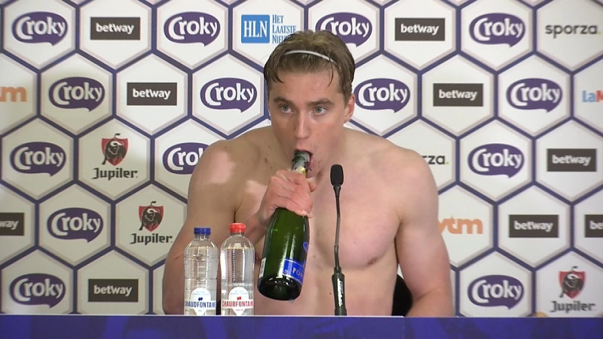 Bekerwinst Racing Genk: Gekke persconferentie na de wedstrijd
