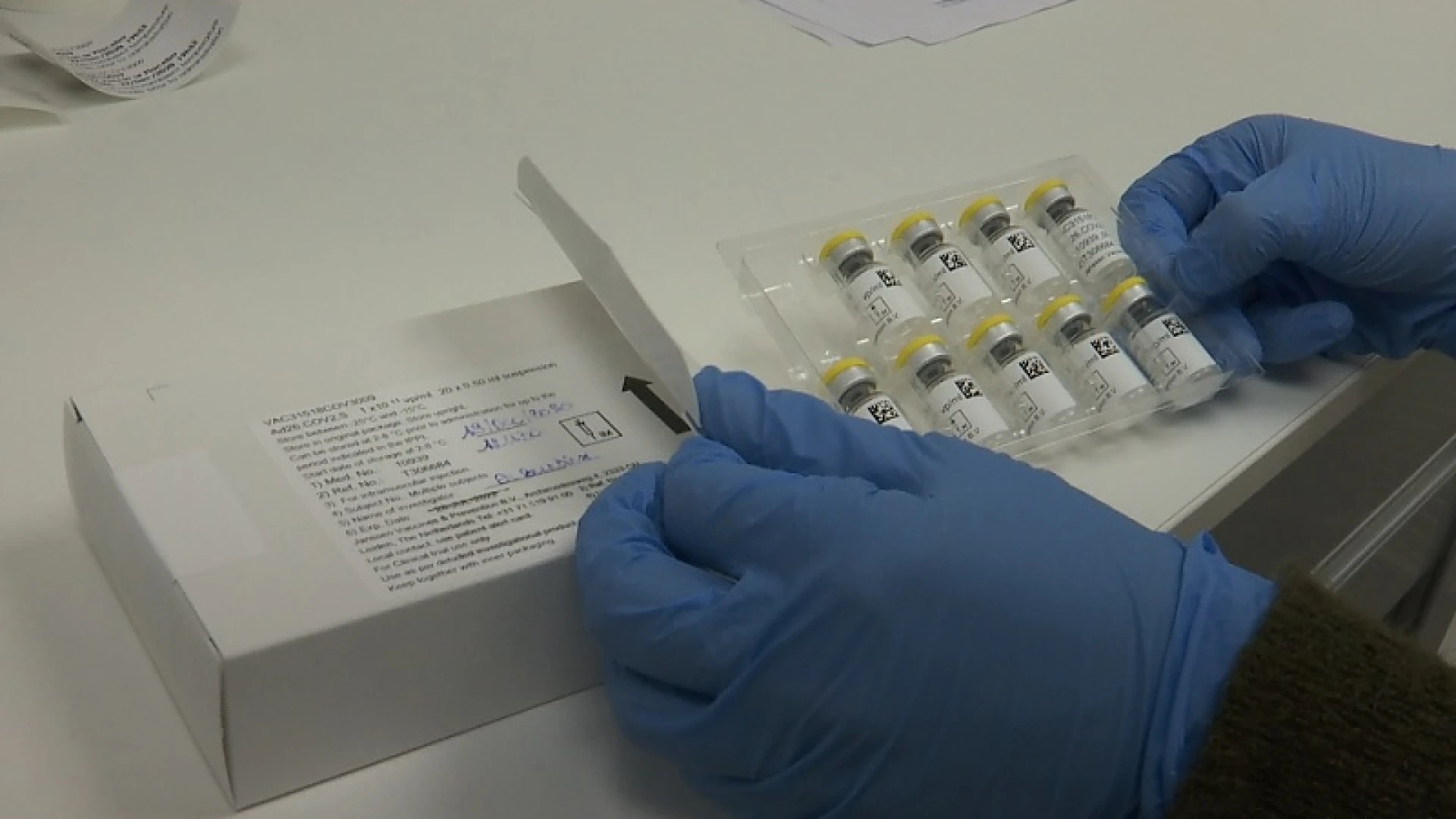Dr. Erik Buntinx (Anima Research Center): "Het Chinese vaccin moet ook in België op de markt komen"