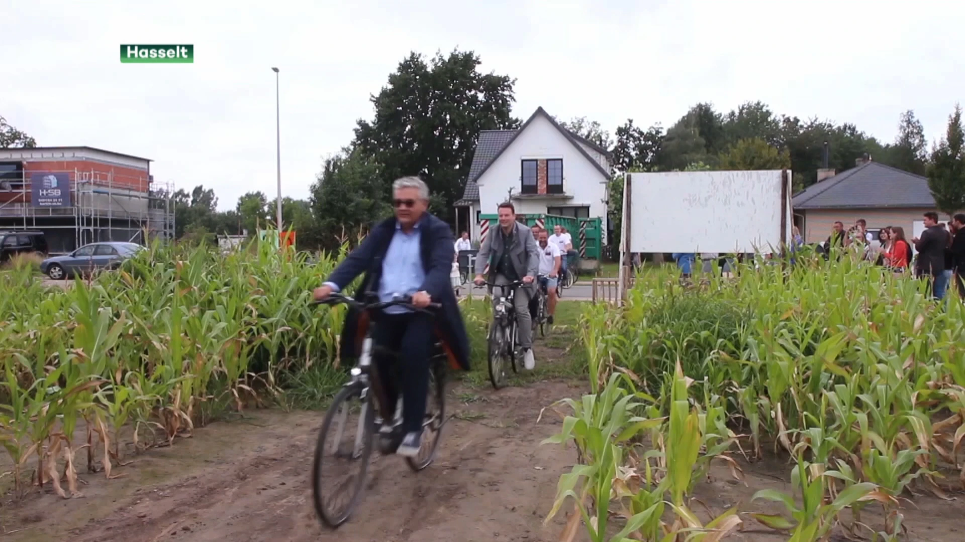 Ook in Hasselt kan je vanaf nu Fietsen door de maïs