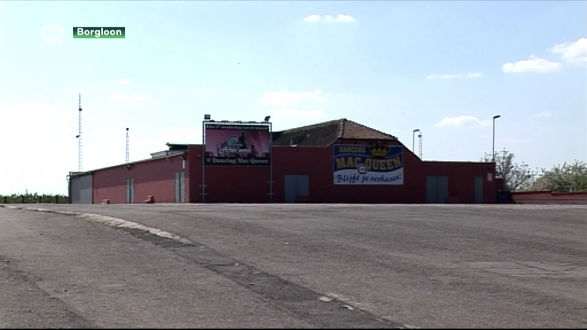 Jong koppel aangereden op parking dancing Mac Queen