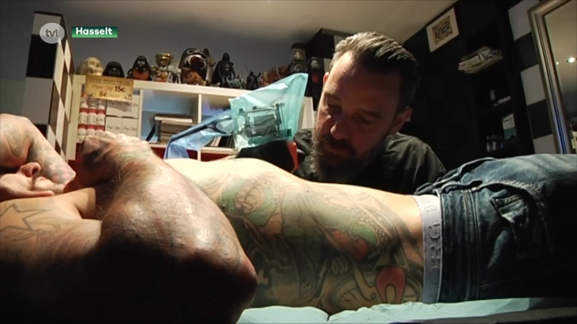 Tattoo artiesten vrezen voor toekomst na nieuwe Europese regel