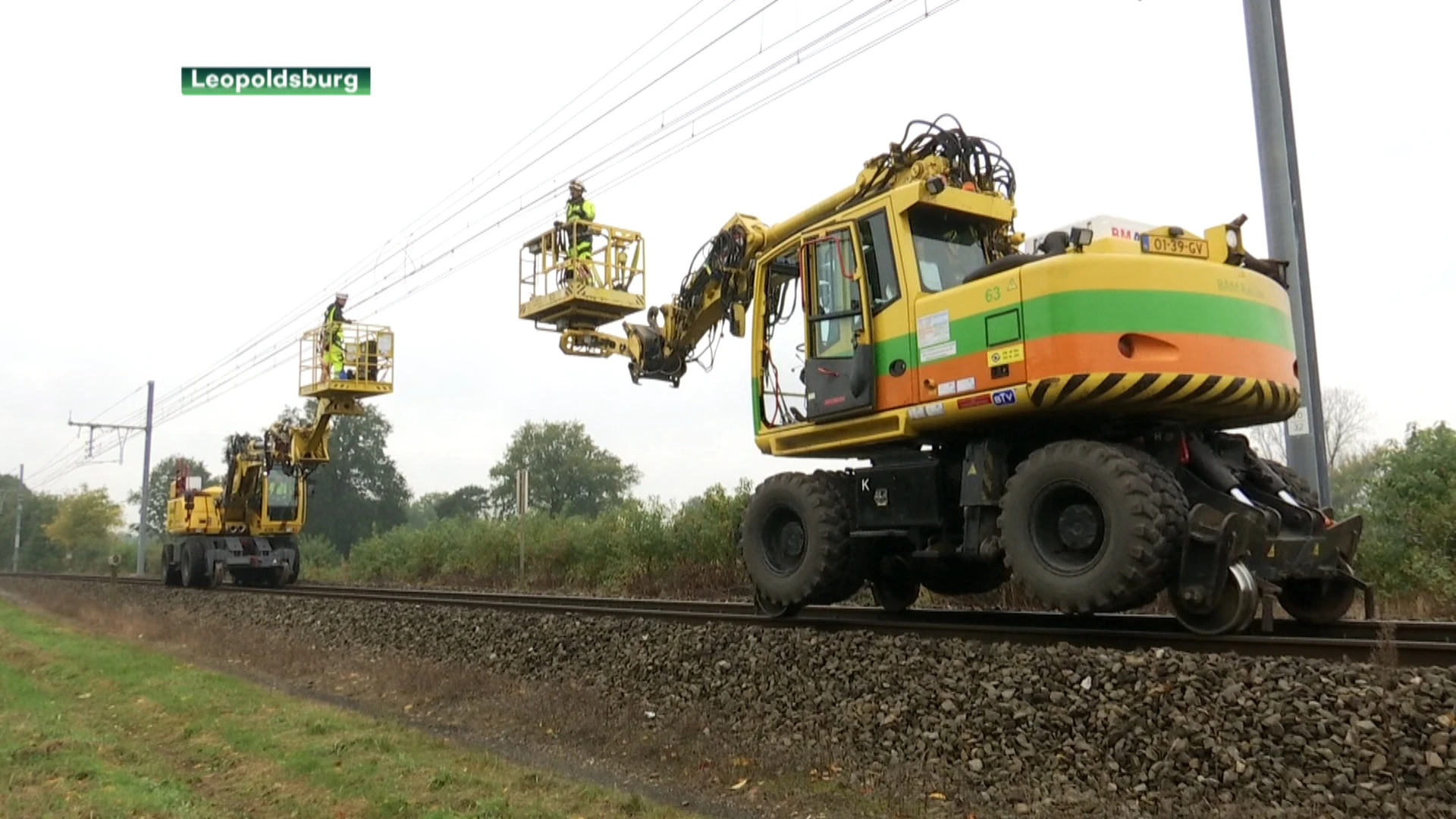 Infrabel zet spoorvrachtwagen in bij elektrificatiewerken spoorlijn Hasselt - Mol