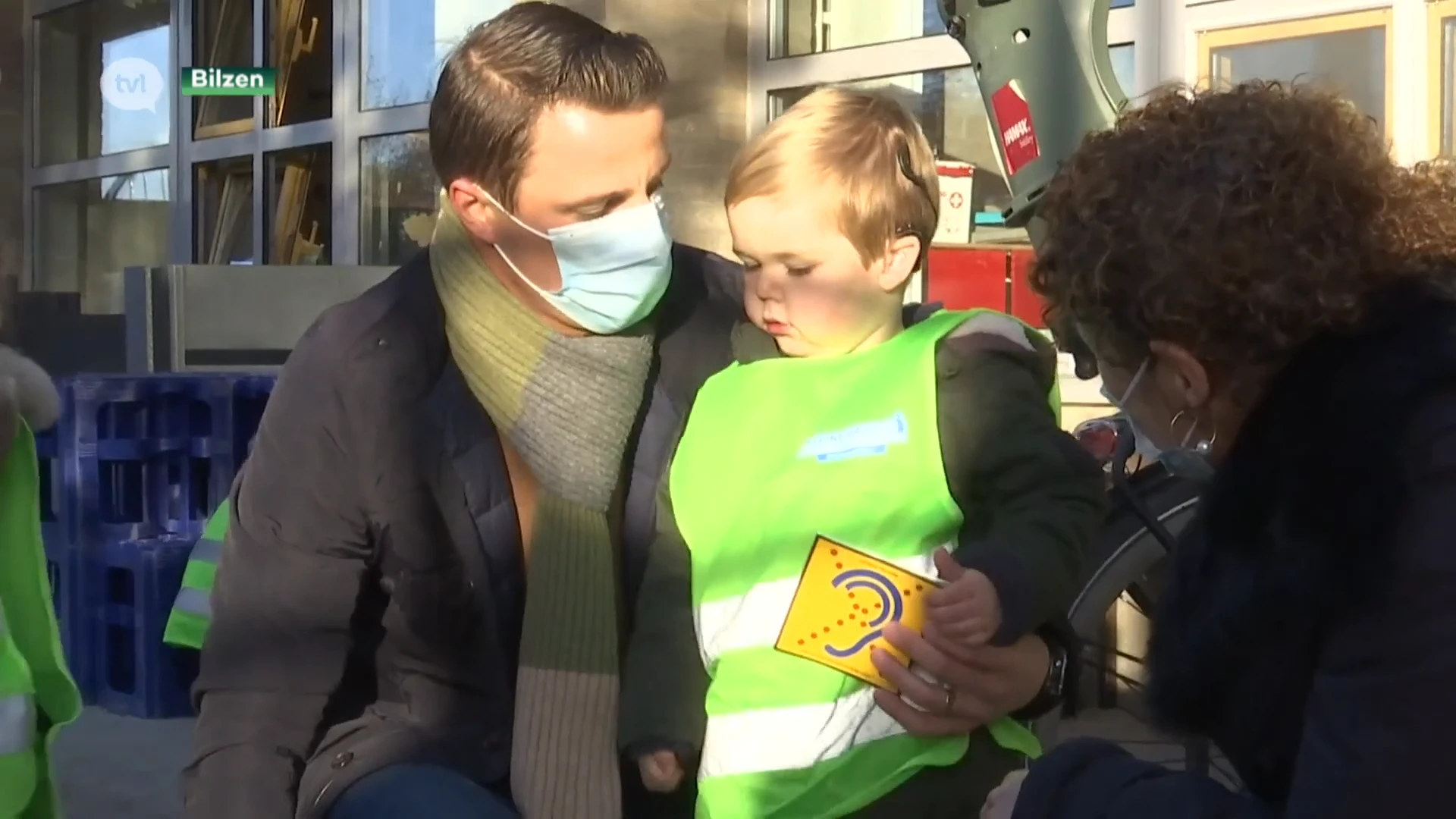 Drie-jarige Kamiel maakt autobestuurders alert op mensen met gehoorbeperking