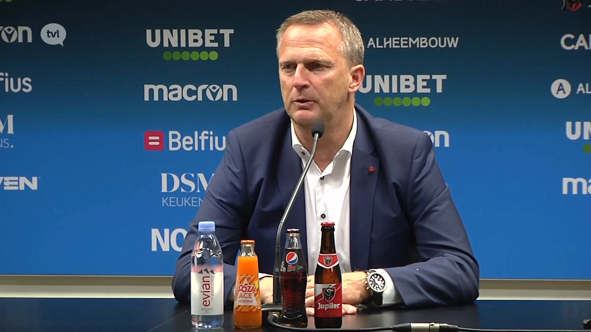 Het hobbelige parcours van John Van den Brom: een beker, vice-kampioen en nu 5 op 24