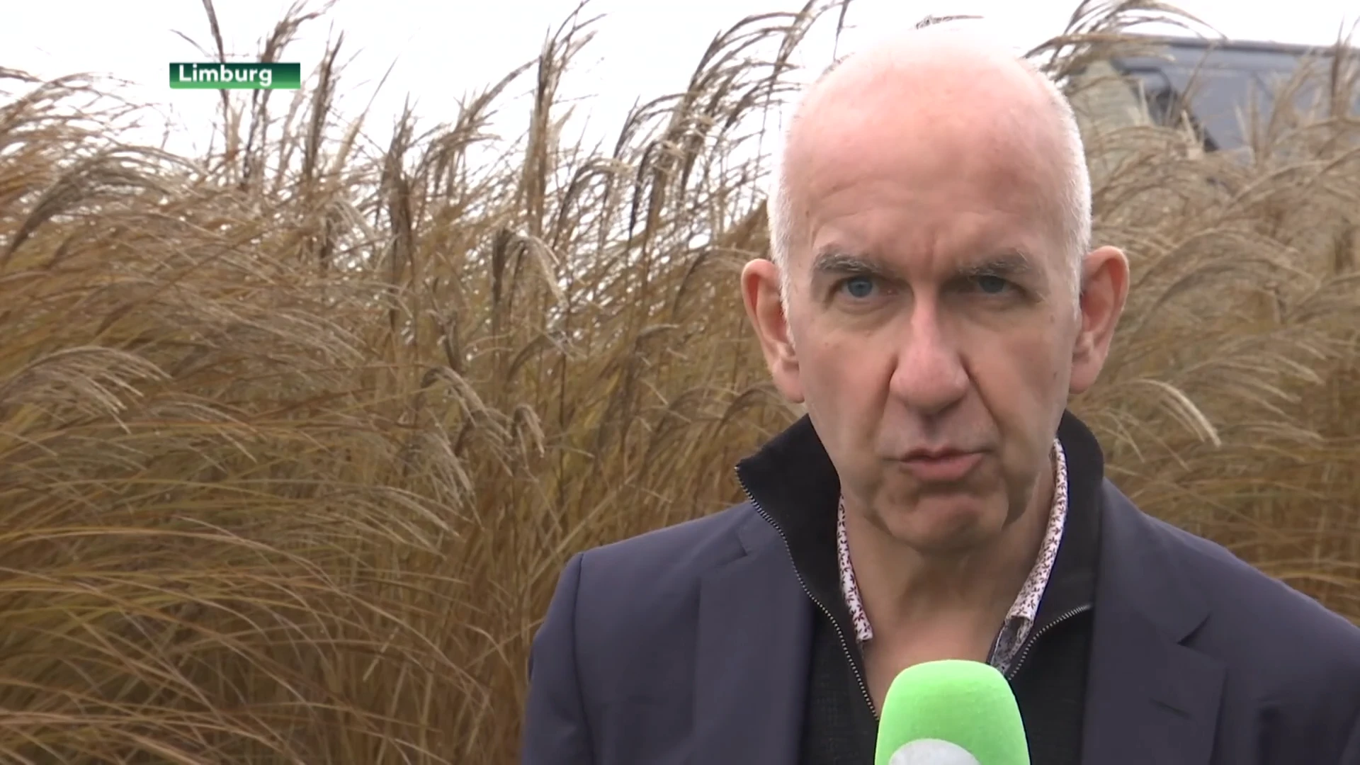 Molenberghs: "Drukke winkelstraten en volle voetbalstadions best verbieden"