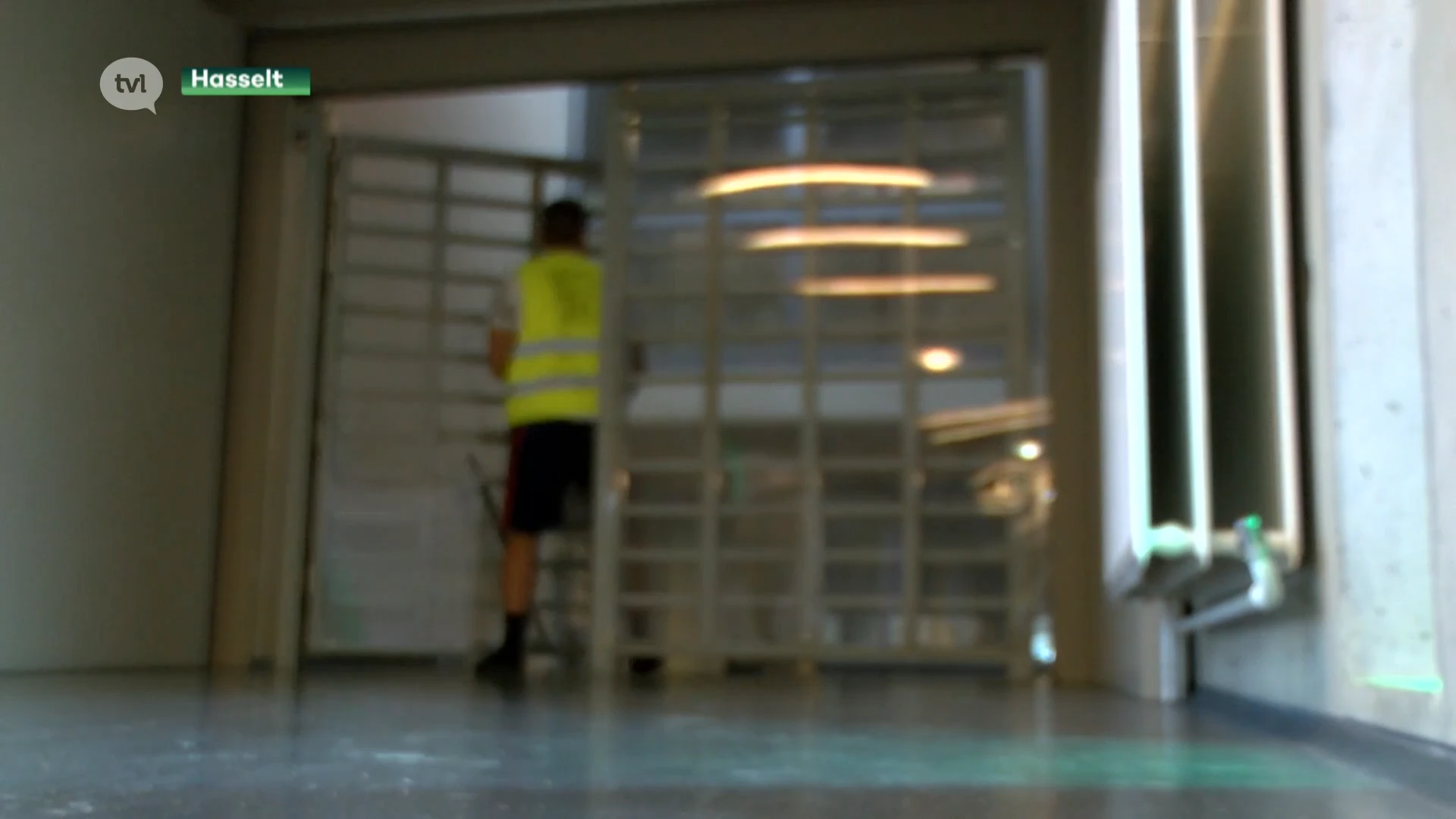 Helft van cipiers gevangenis Hasselt legt het werk neer