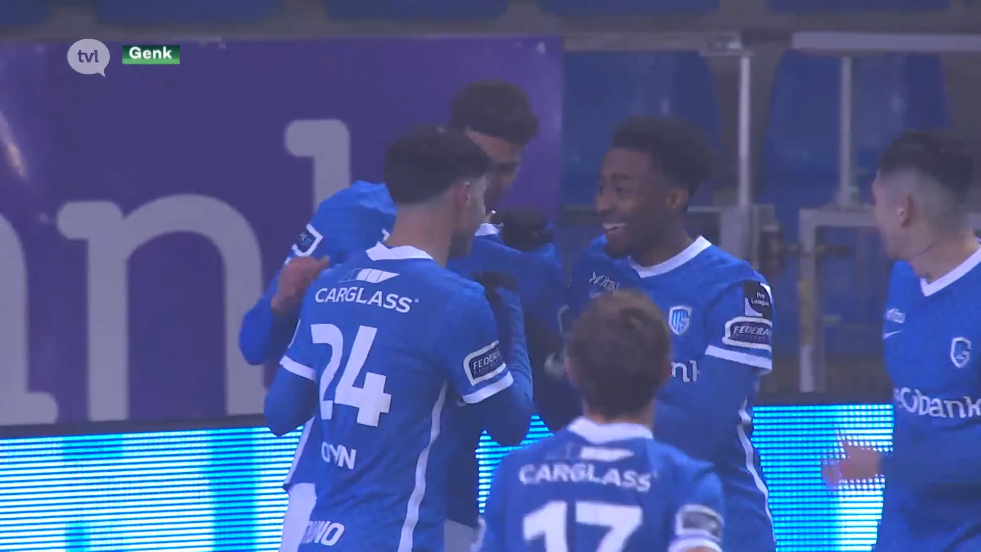 Racing Genk gaat op zoek naar punten bij de leider