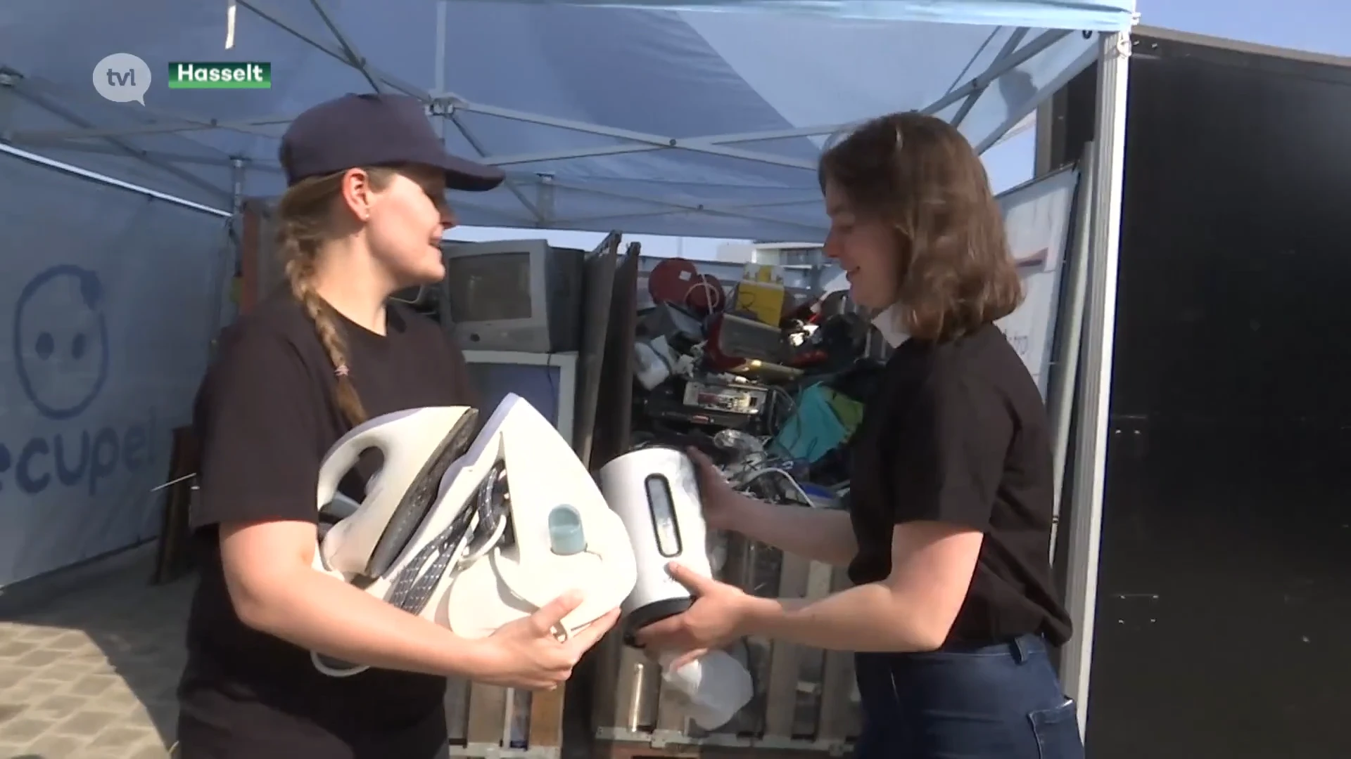 Oude elektrotoestellen ingeleverd bij Café Recupel Hasselt