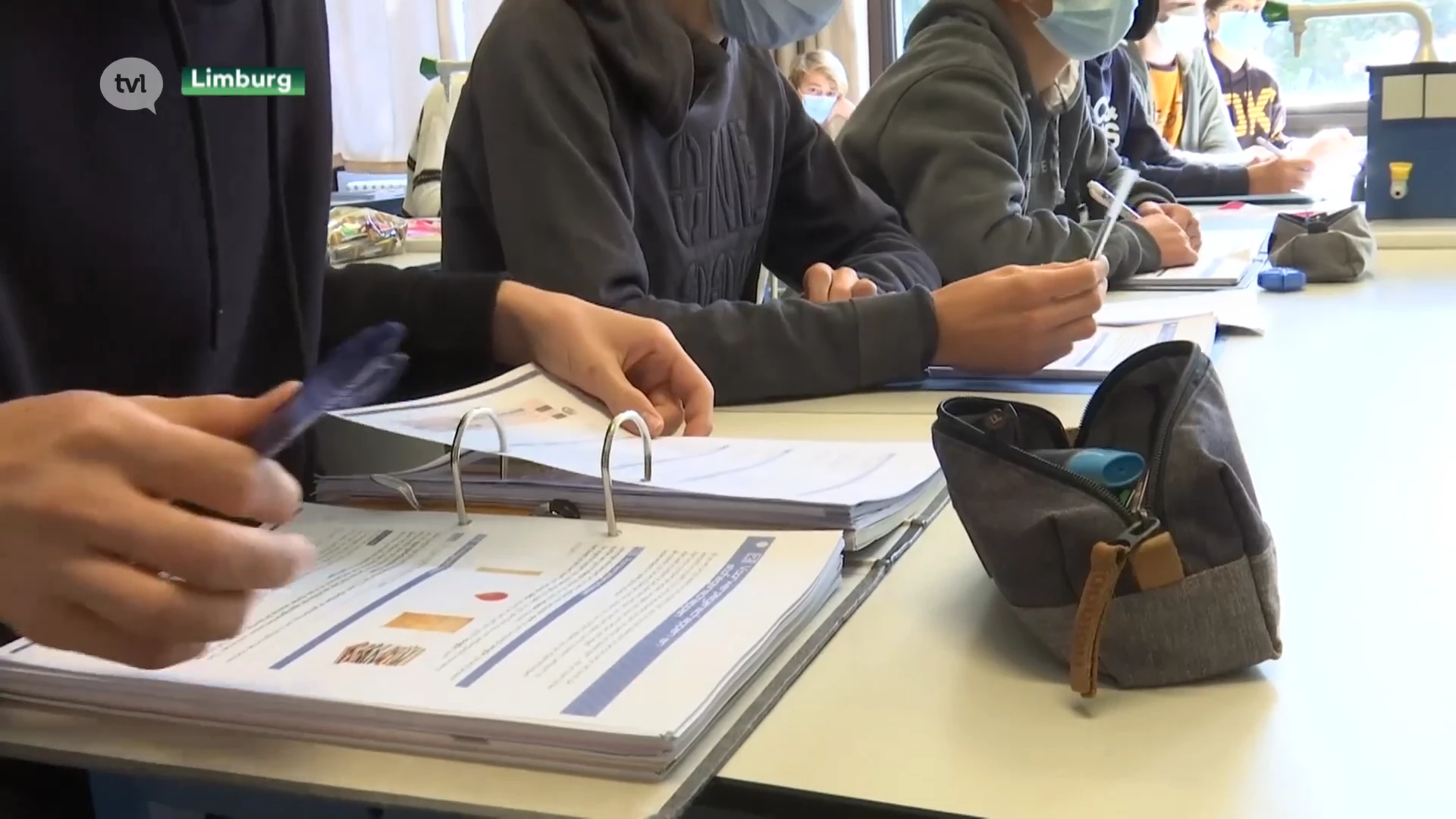Leerling gebuisd op school? Voor 800 euro verandert advocaat C-attest in A-attest