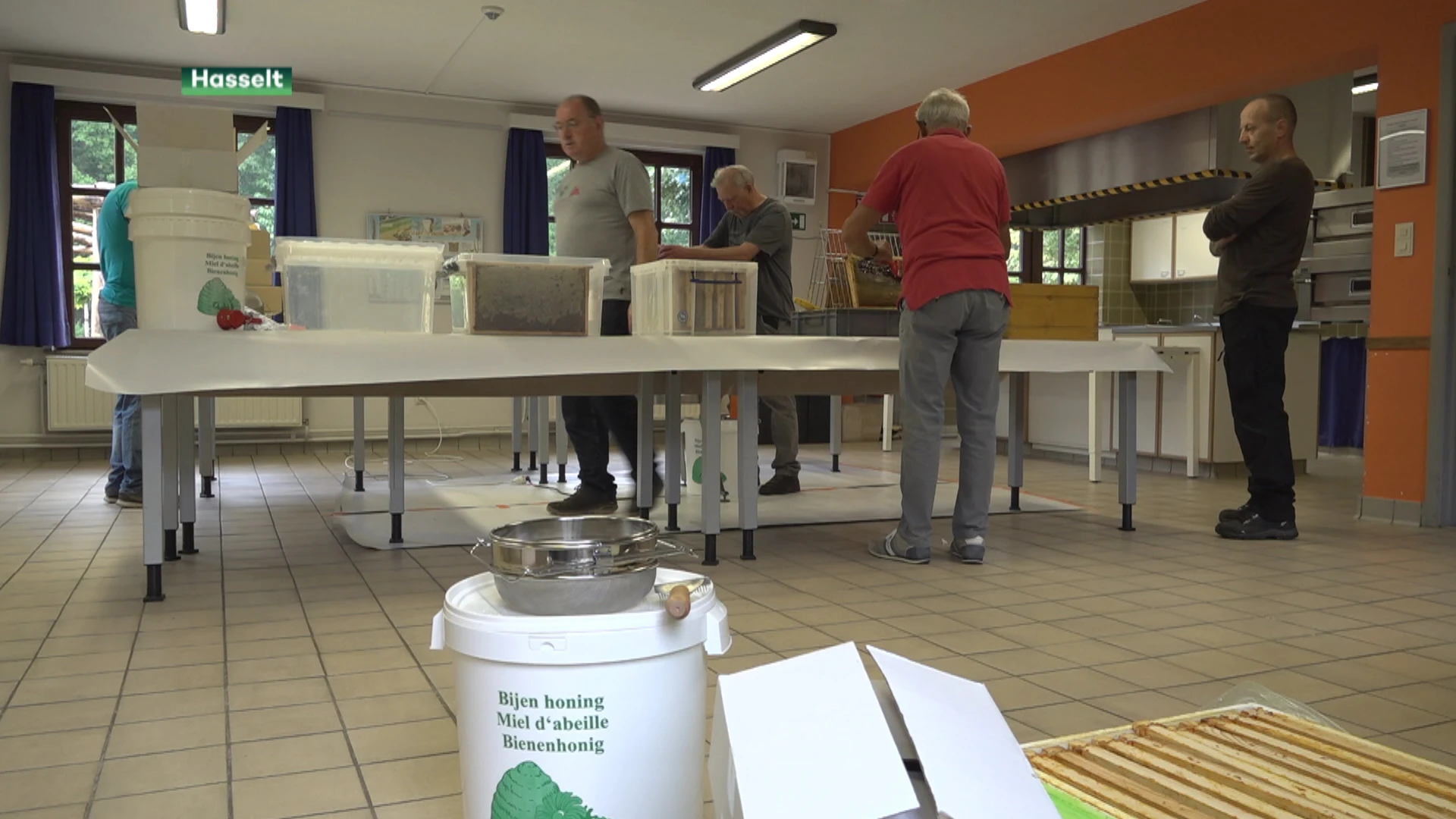 Hasseltse imkers tonen hun werk op de nationale slingerdag