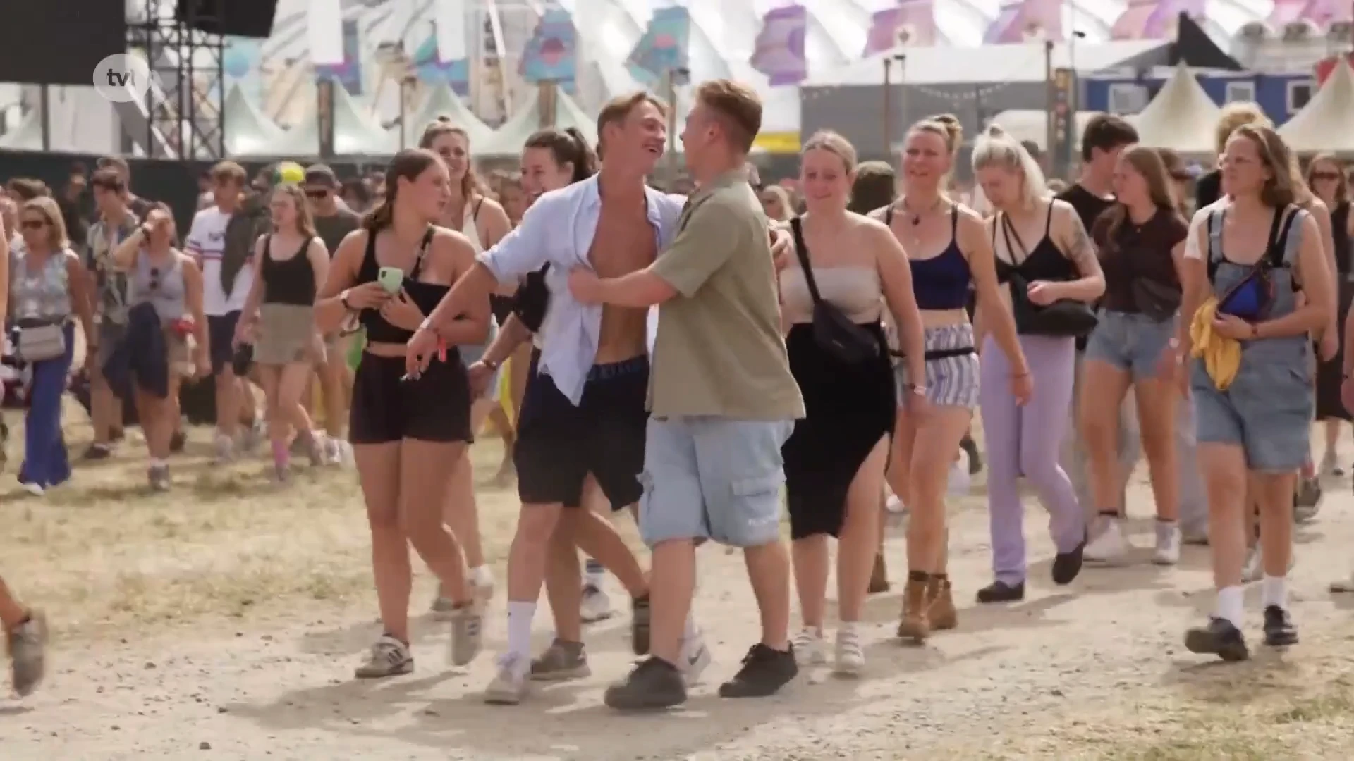 Eerste Pukkelpoppers zijn donderdag al vroeg op de weide