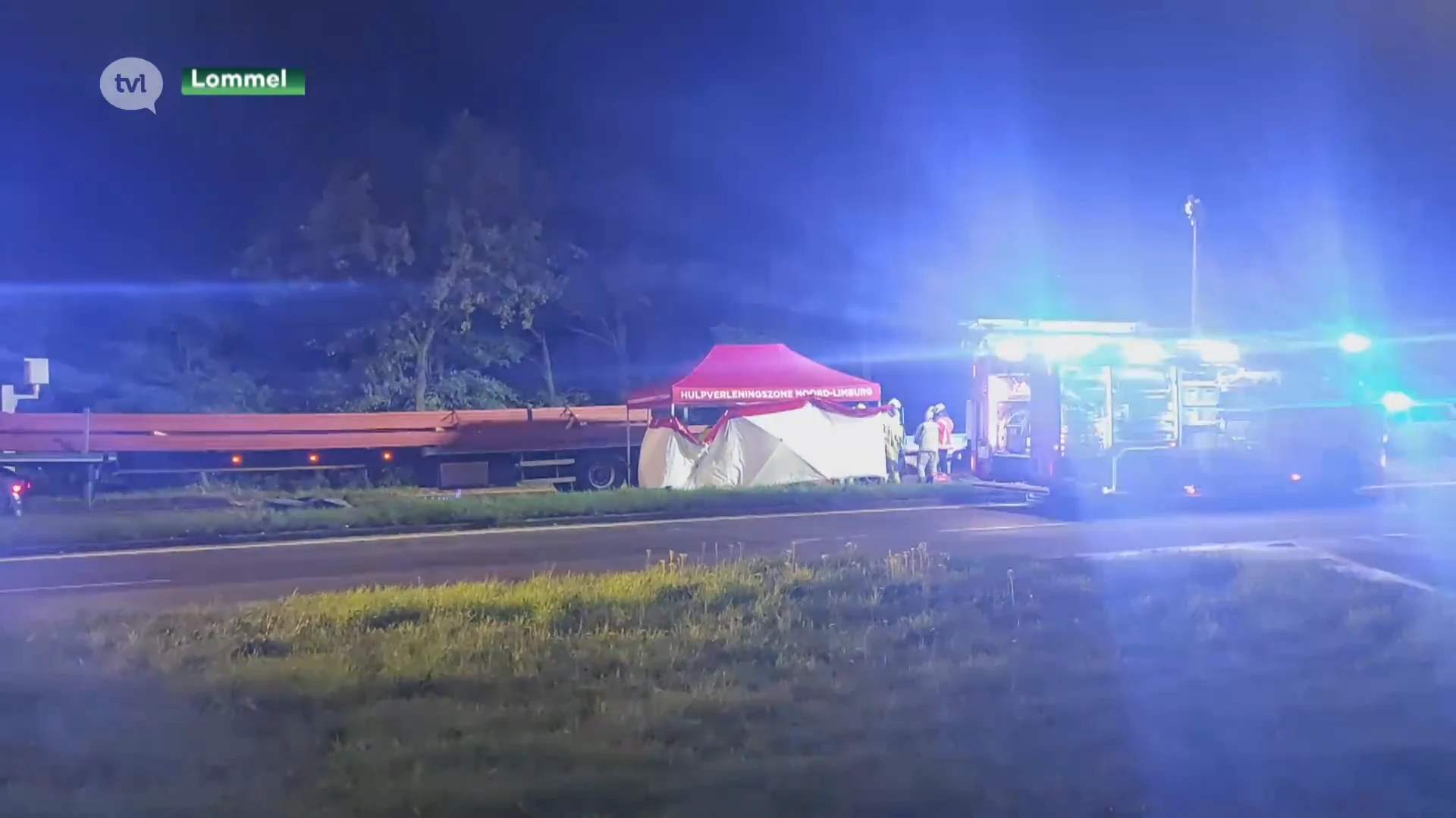 Bestuurder overleden na knal tegen oplegger