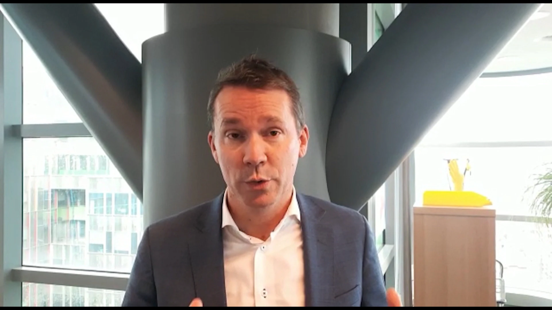 Vlaams minister van Werk Jo Brouns: "Eén op drie Vlamingen heeft recht op jobbonus"
