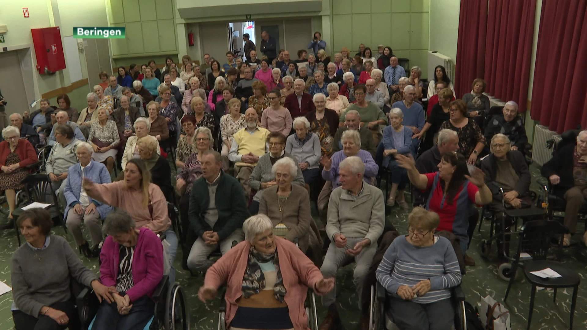 Bewoners woonzorgcentrum trekken samen naar het theater