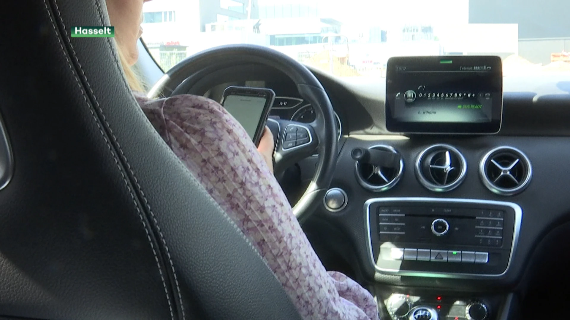 Parket Limburg trekt 552 rijbewijzen in wegens gsm'en achter het stuur