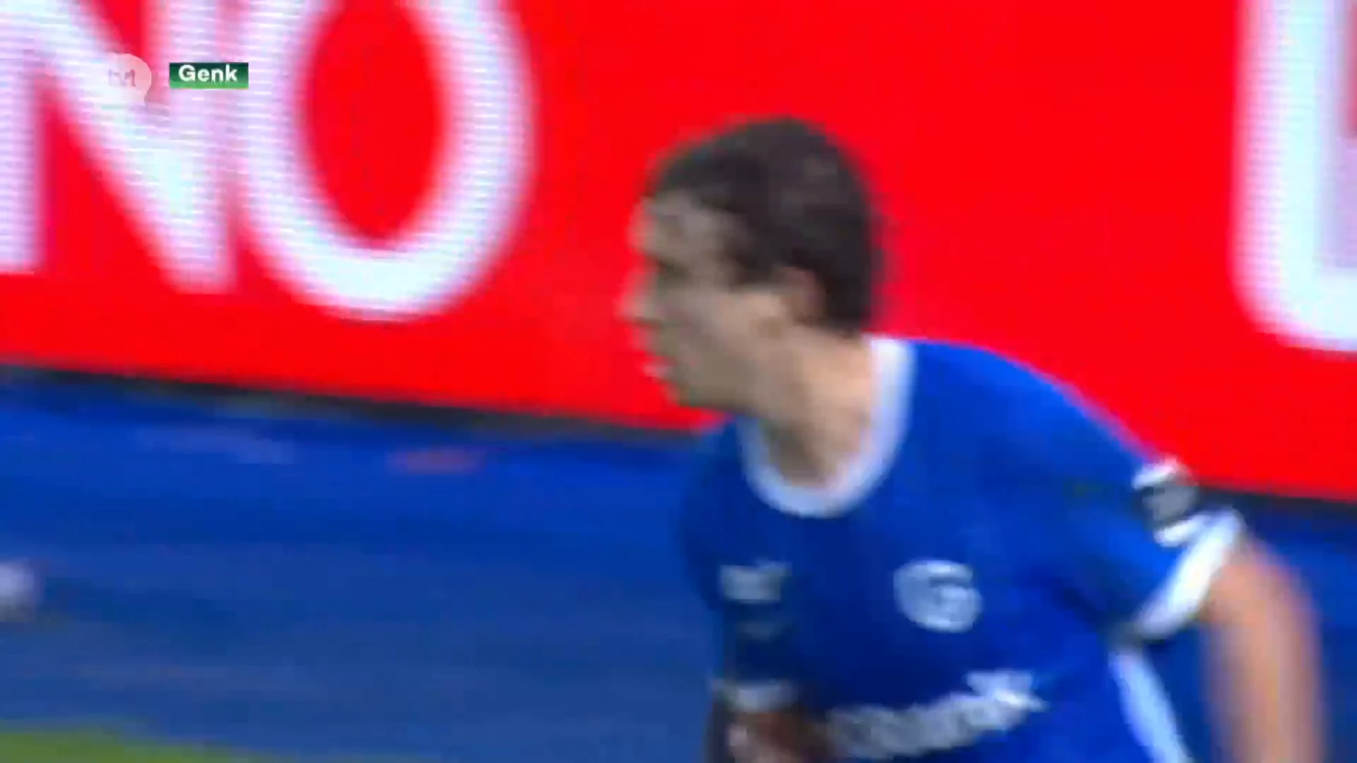 Jong Genk wint pas voor de derde keer maar doet dat wel tegen co-leider RWDM