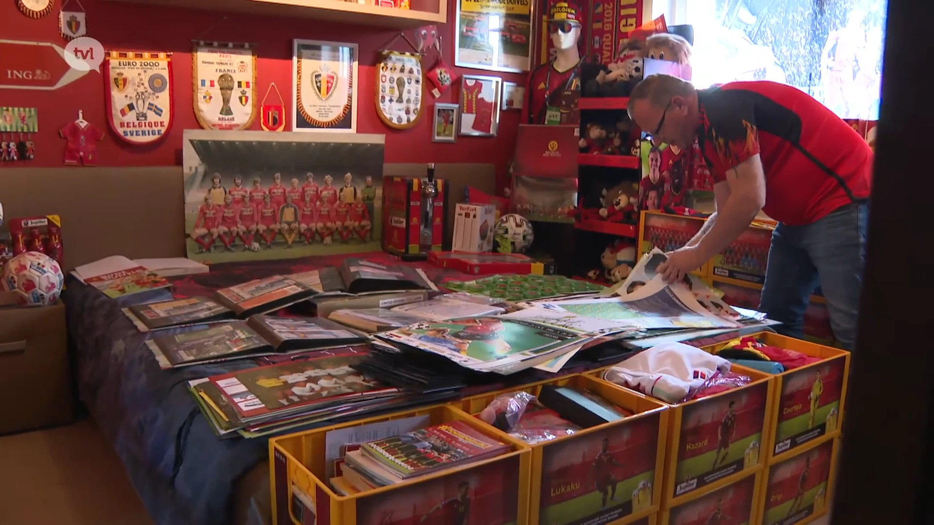 WK-ACTUA: Superfan Yves Claes heeft indrukwekkende Rode Duivels-collectie