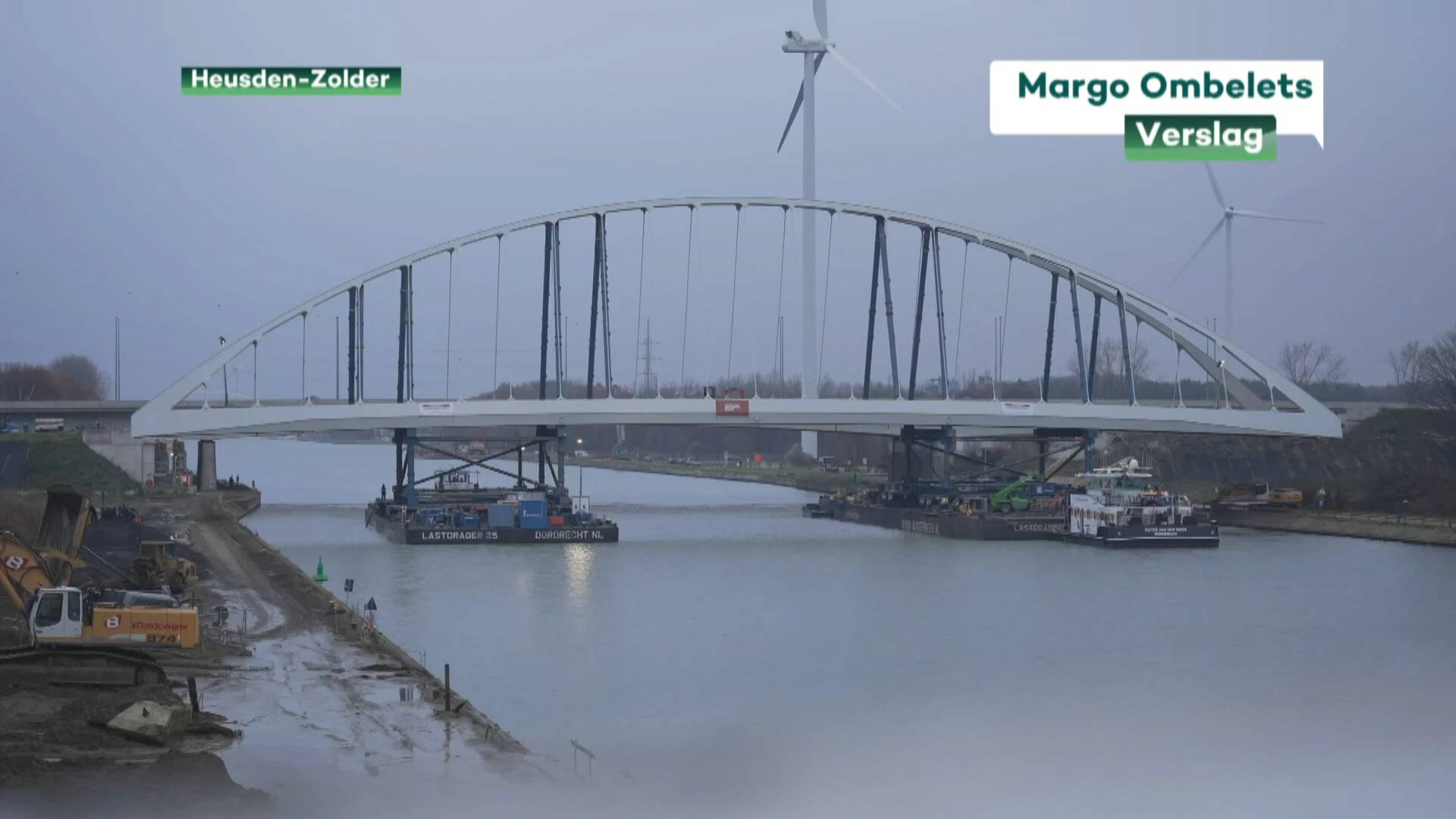 Twintig jaar na de eerste is vandaag de laatste brug over Albertkanaal in Limburg verhoogd