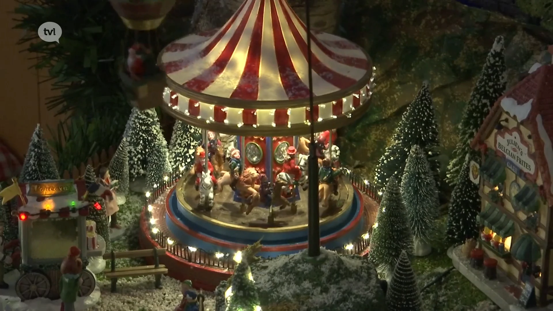 Woonkamer van Dominique wordt kerstdorp met skipiste