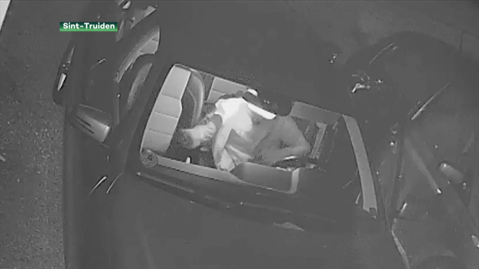 Fietser breekt in in auto's in Sint-Truiden