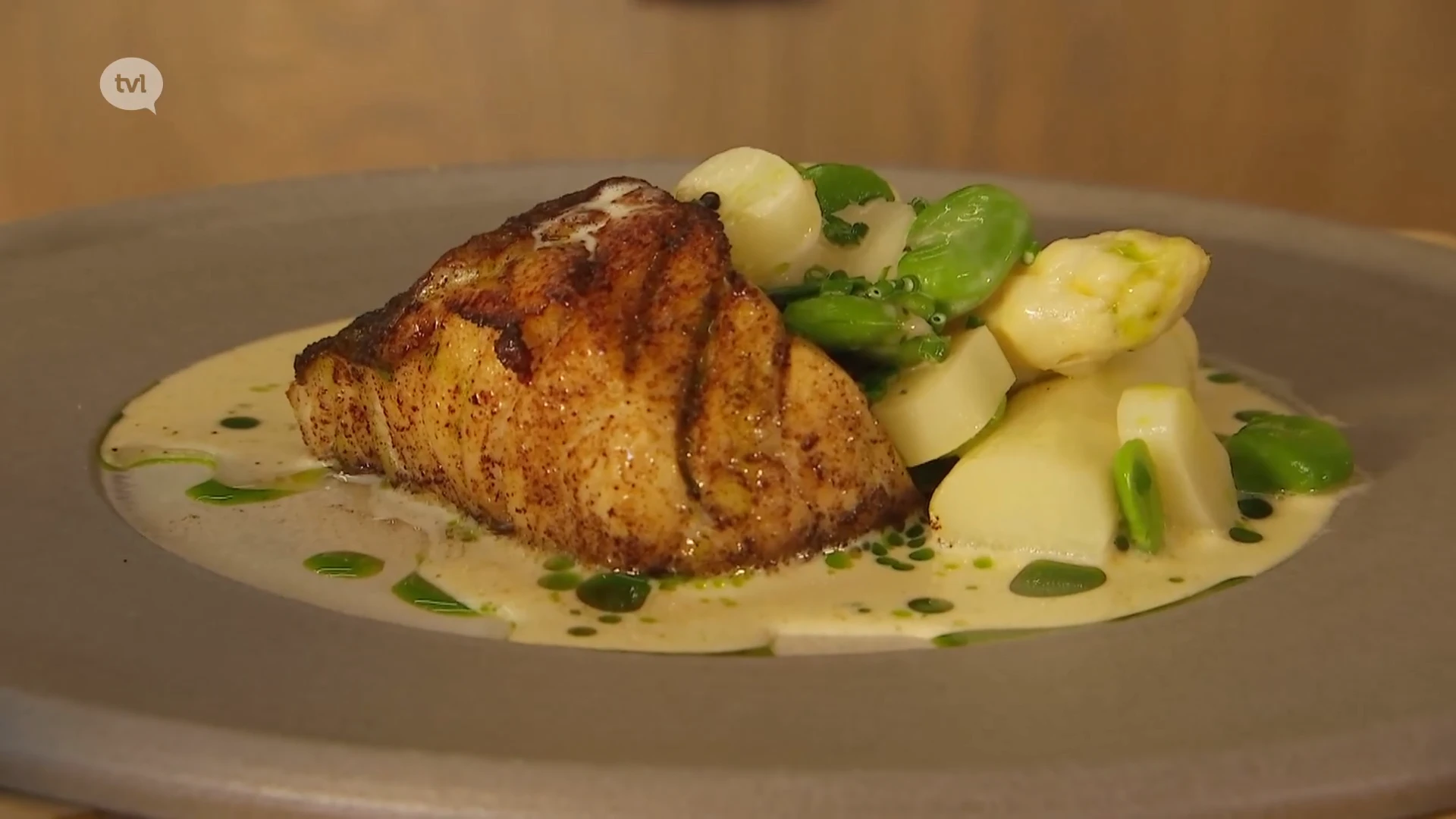 Kabeljauw in beurre blanc en asperges