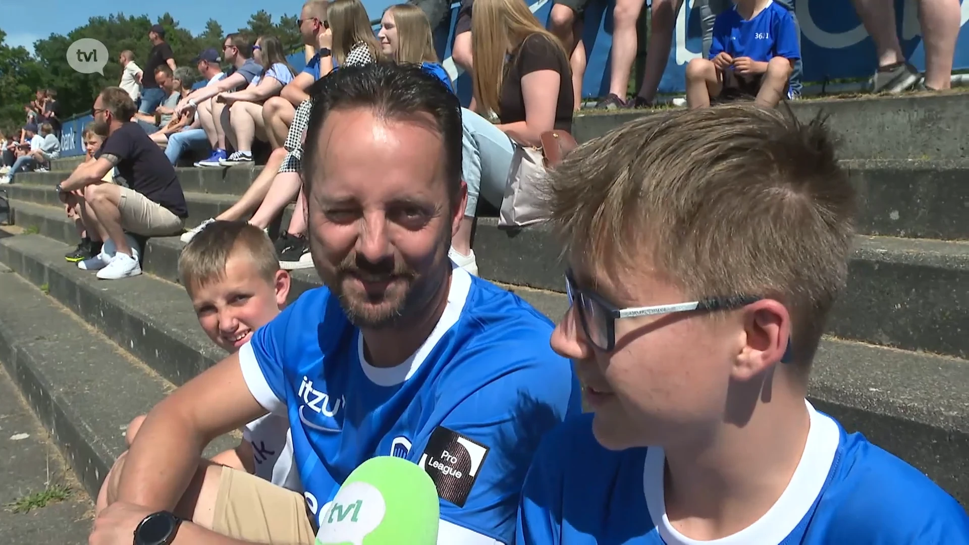 Veel volk op open training Racing Genk, supporters geloven nog volop in titel