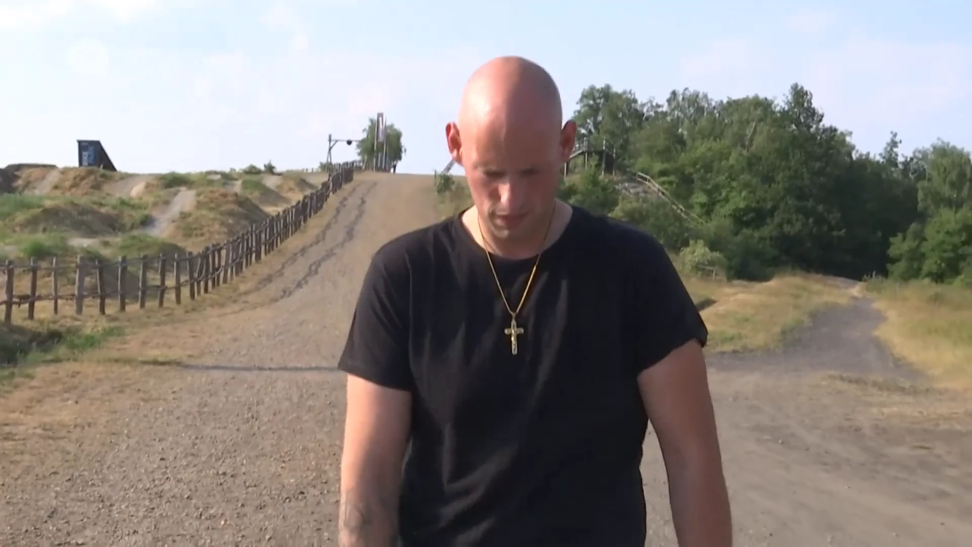 Beringenaar wandelt drie keer op één dag Mont Ventoux op als eerbetoon aan overleden ouders