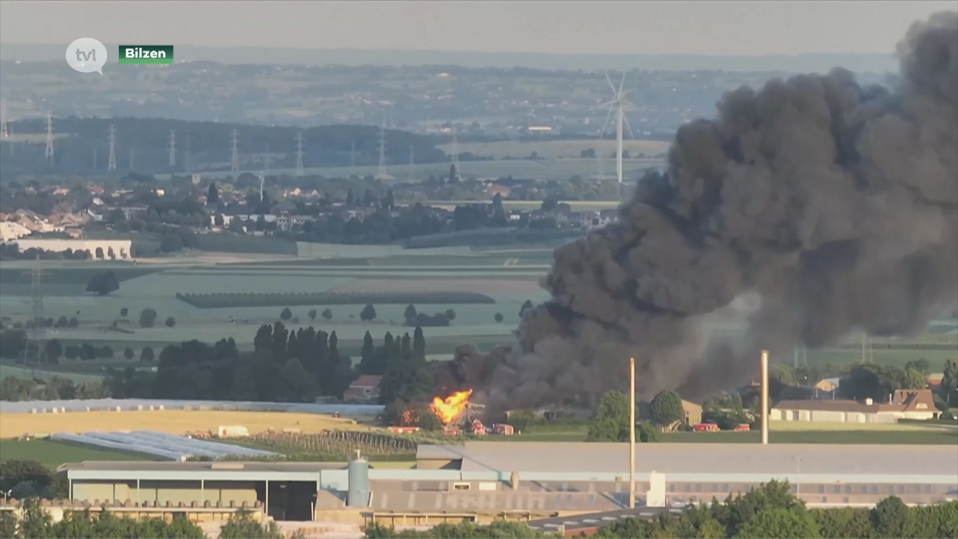 1.200 fruitbakken, voertuigen en machines verwoest door loodsbrand in Bilzen