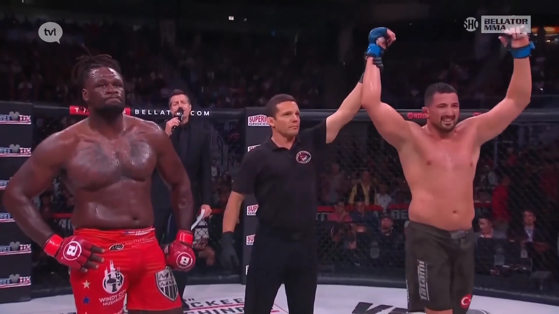 Gokhan Saricam boekt grootse Bellator MMA-zege in hol van de leeuw