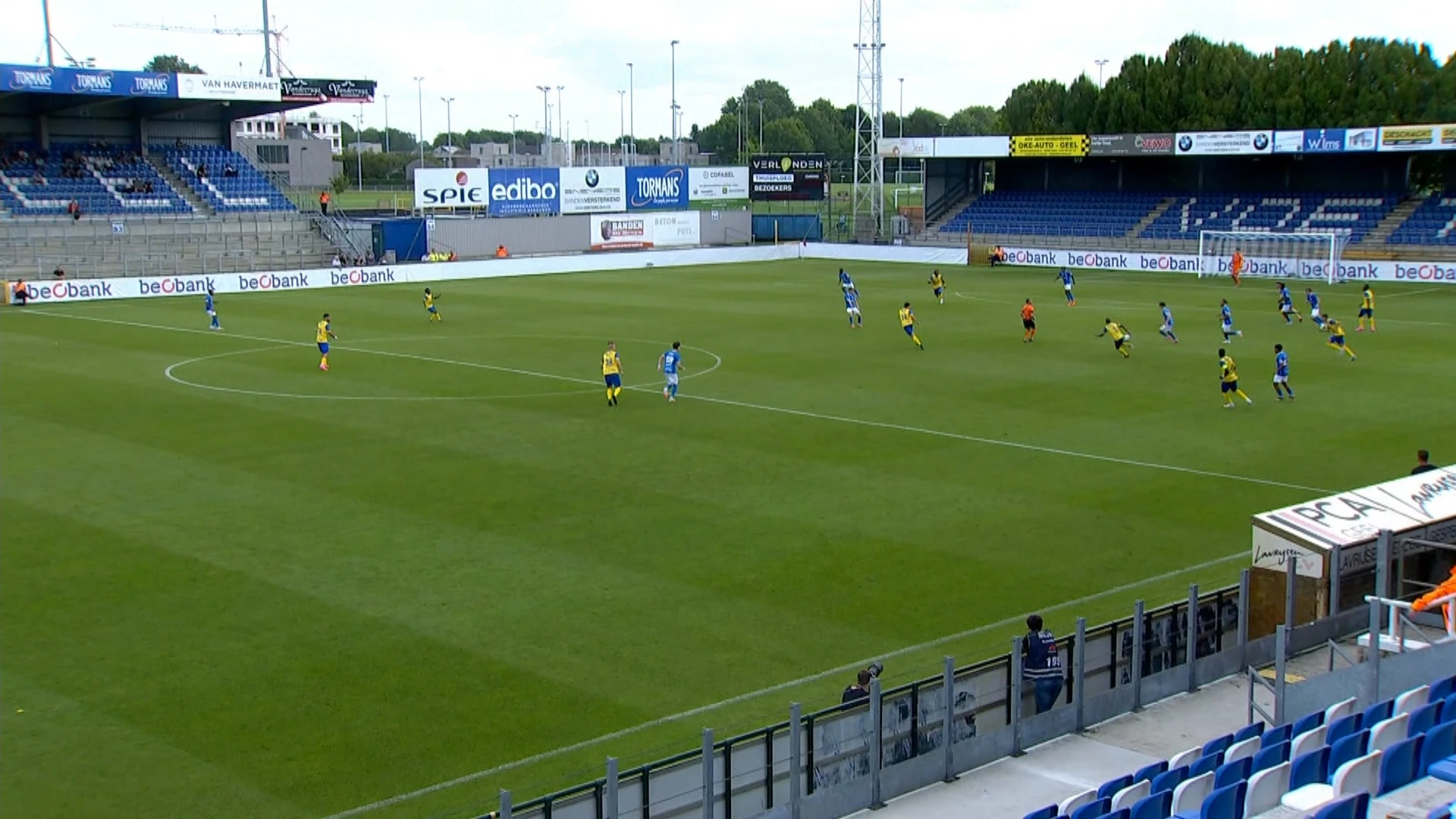 15-jarige Konstantinos Karetsas geeft prachtassist bij debuut: Jong Genk wint