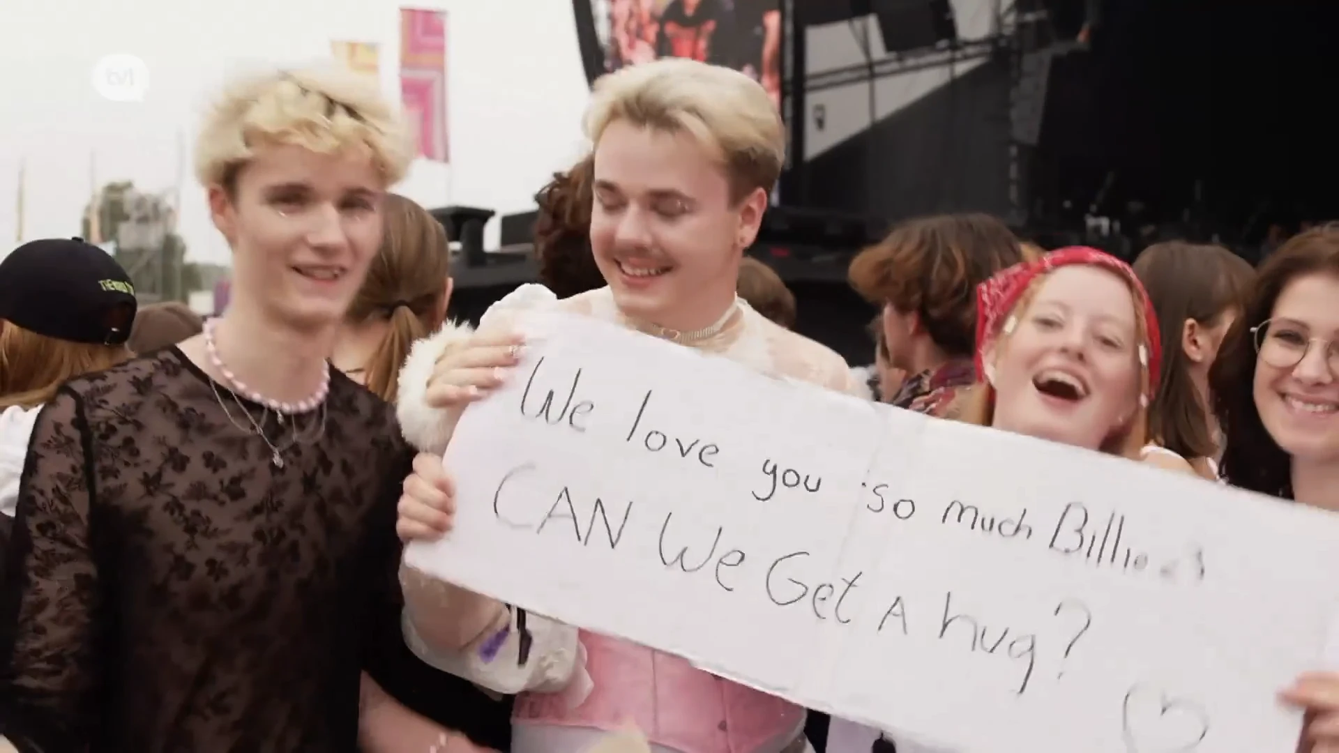 Billie Eilish fans stromen toe