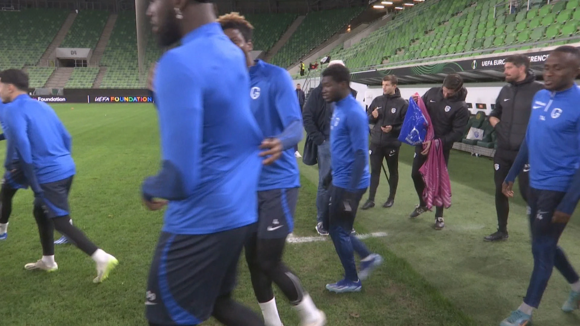 In het Europees voetbal gaat Racing Genk op zoek naar een overwinning tegen Ferencvaros