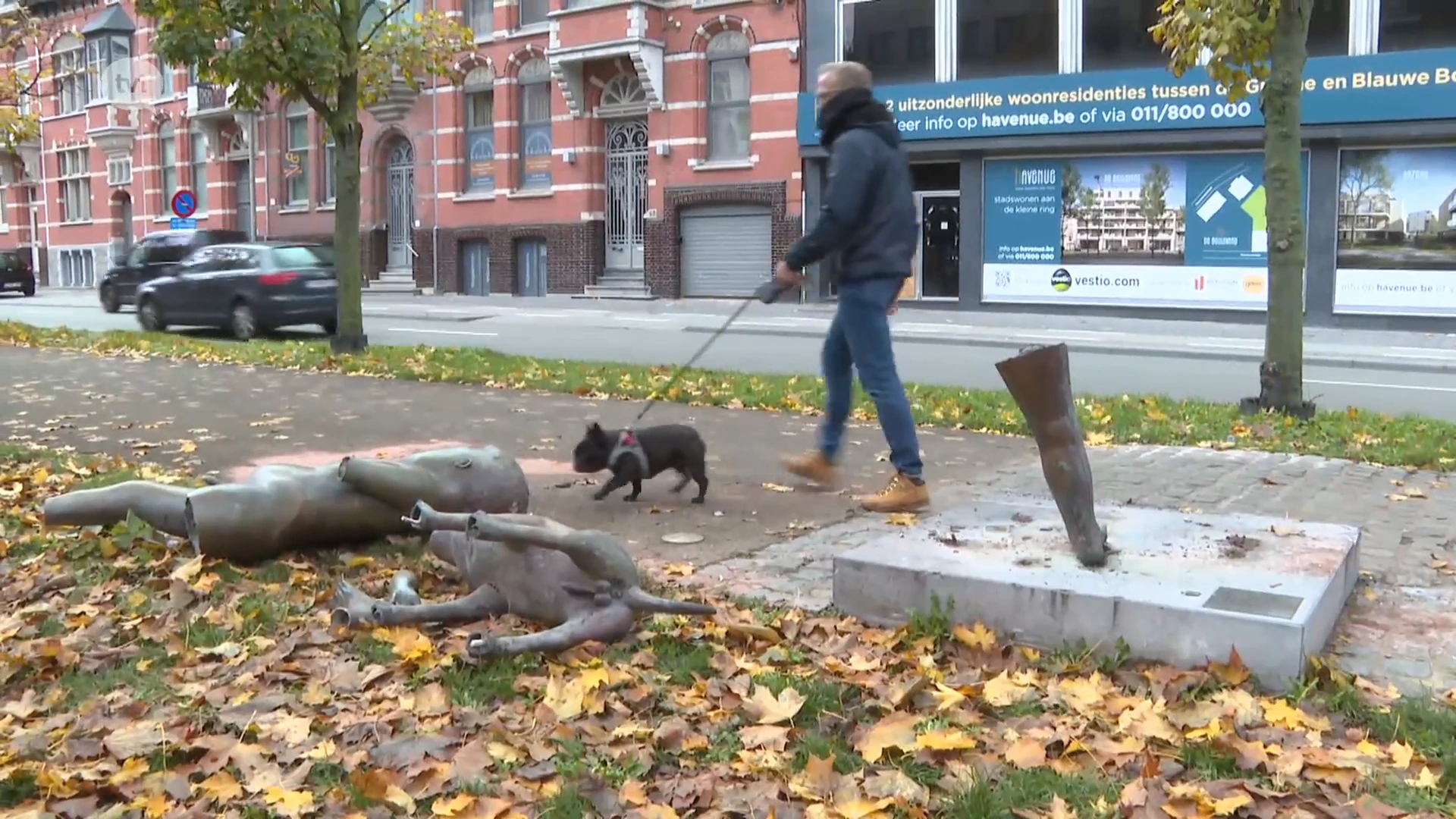 Dronken chauffeur rijdt 'Man met hond' omver op Hasseltse kleine ring