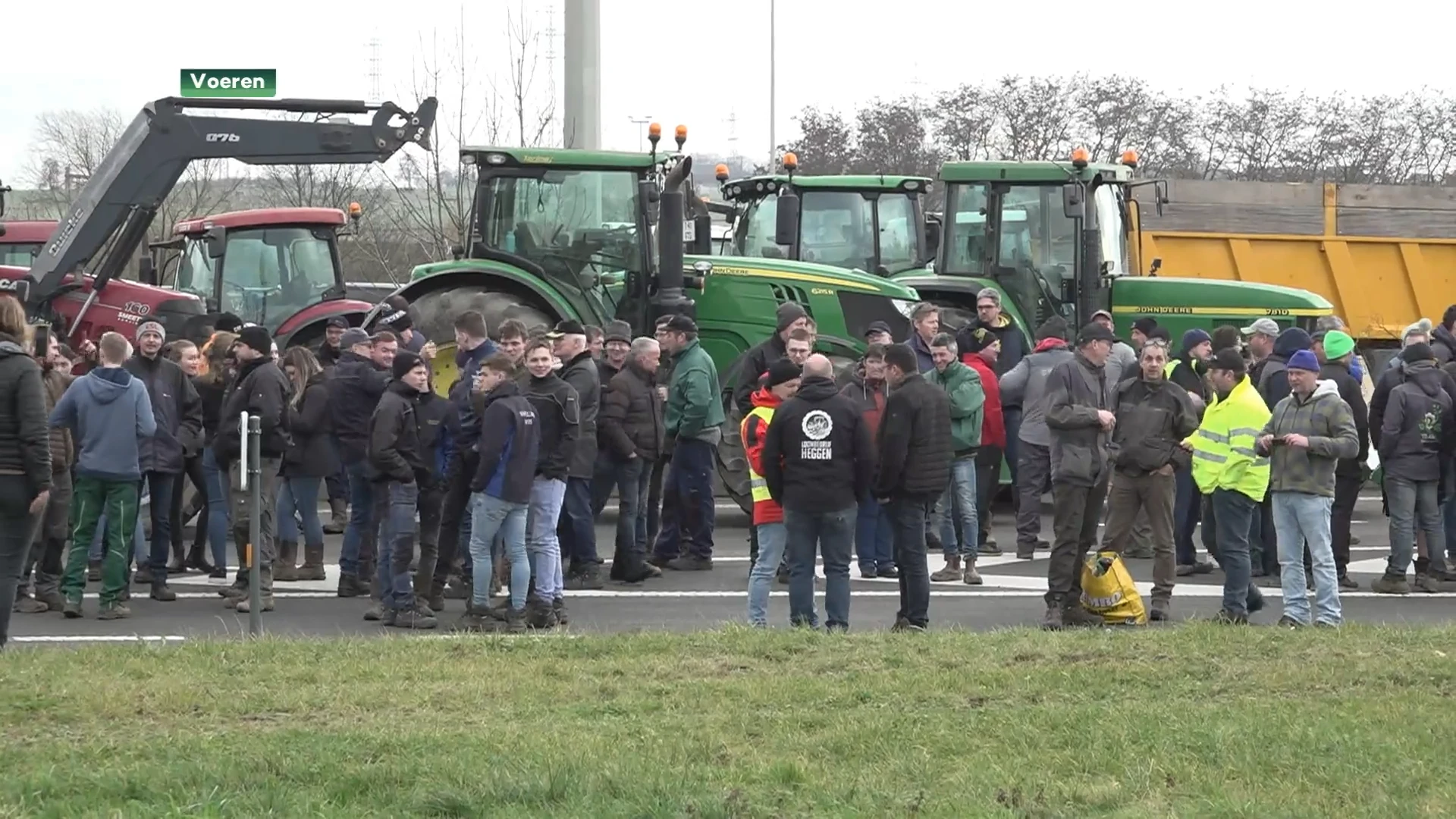 Boze boeren bezetten grensovergang E25 in Voeren
