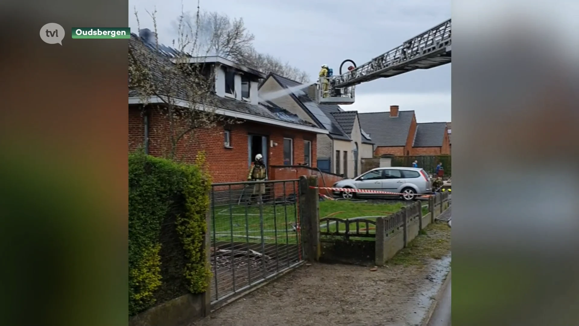 Huis onbewoonbaar na zware dakbrand in Oudsbergen