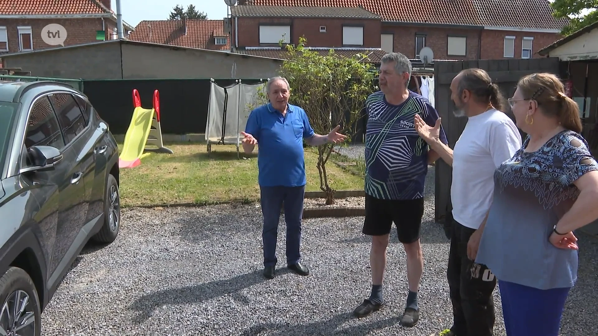 Blikseminslag vernielt dak en wagen in Genk