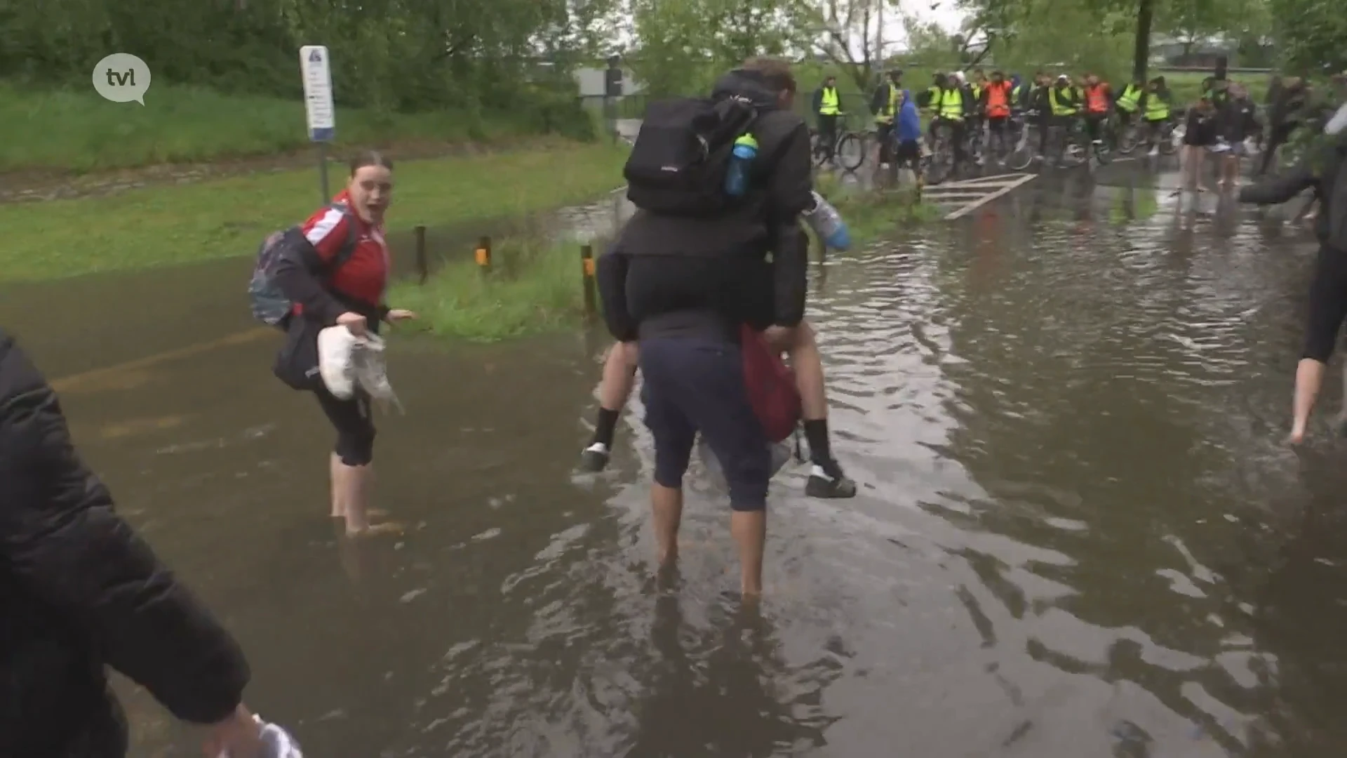 Wateroverlast verandert Hasseltse fietstunnels in rivieren