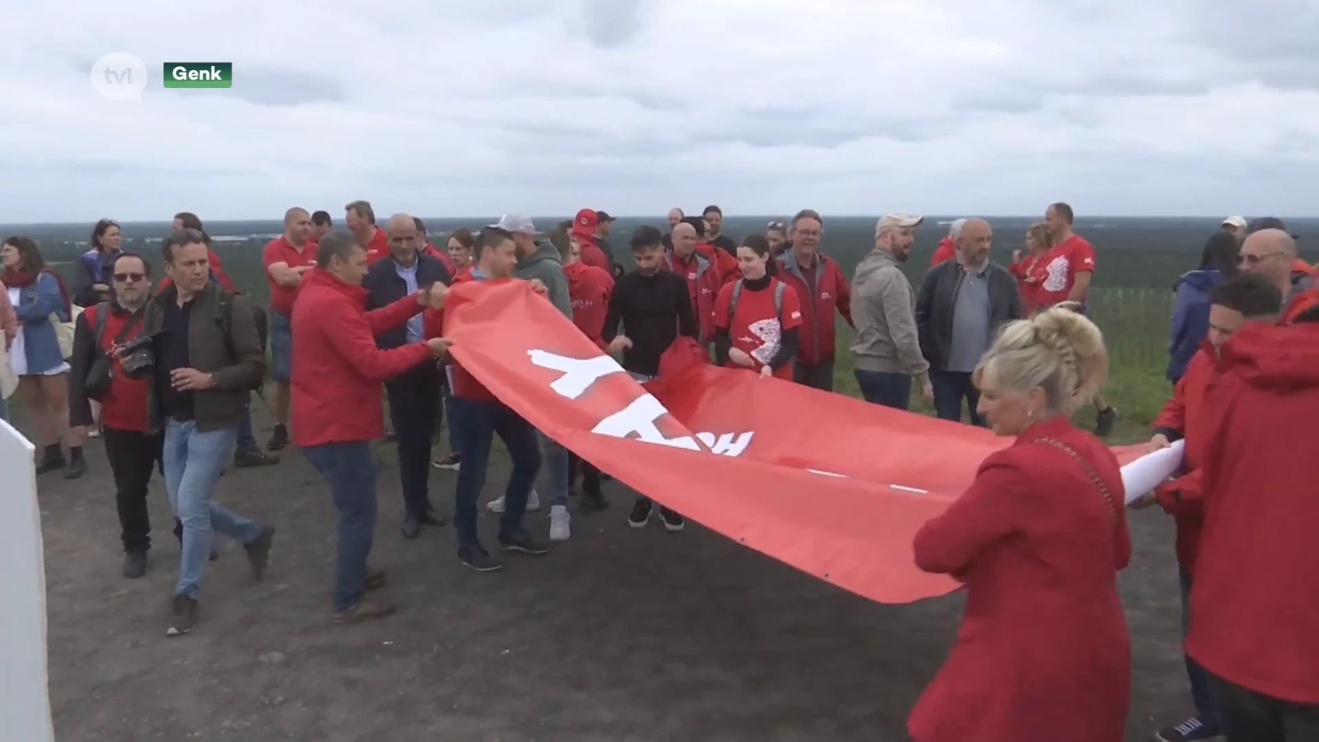 Militanten ABVV voeren actie op mijnterril van Waterschei