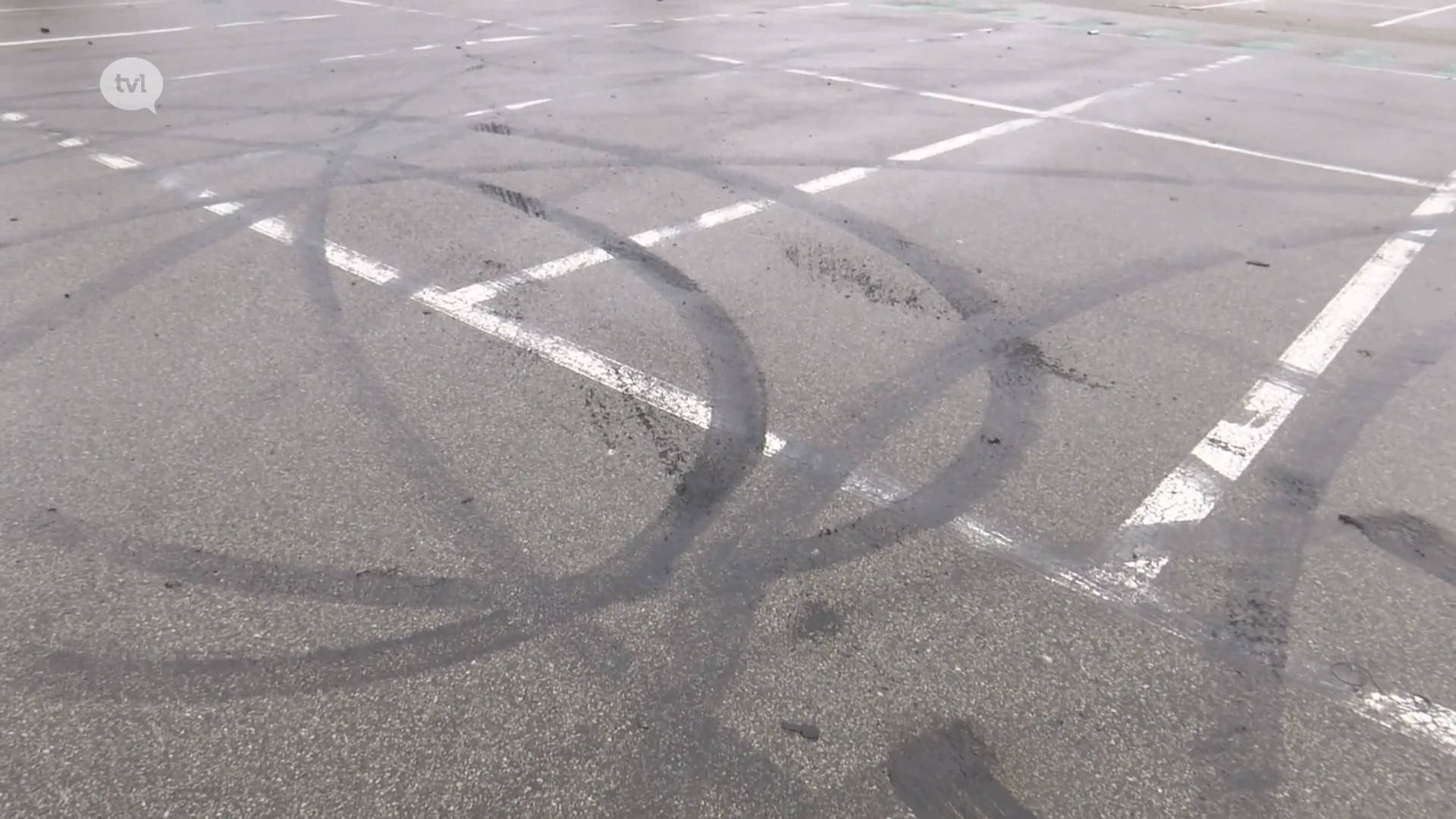 Politie LRH breekt illegale tuningmeeting af in Kuringen