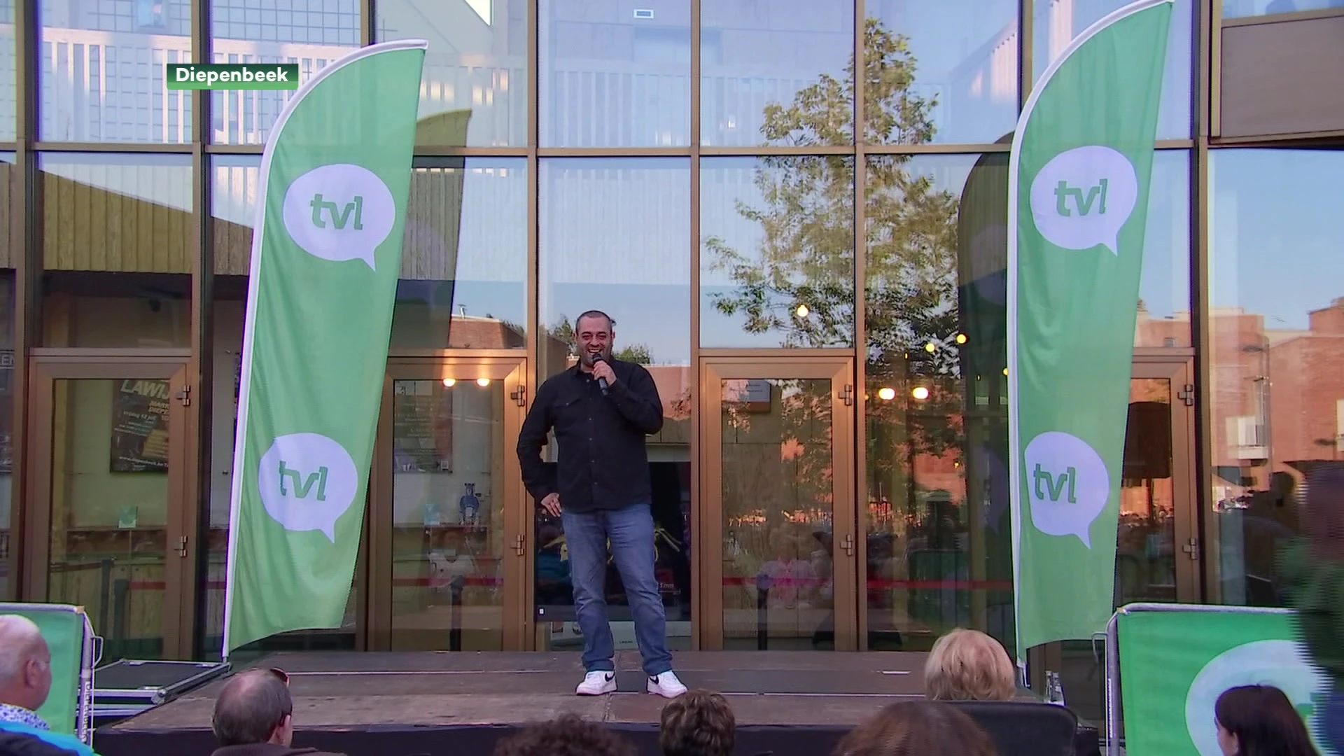 Erhan Demirci baadt in het Limburggevoel op TVL Vertellingen in Diepenbeek