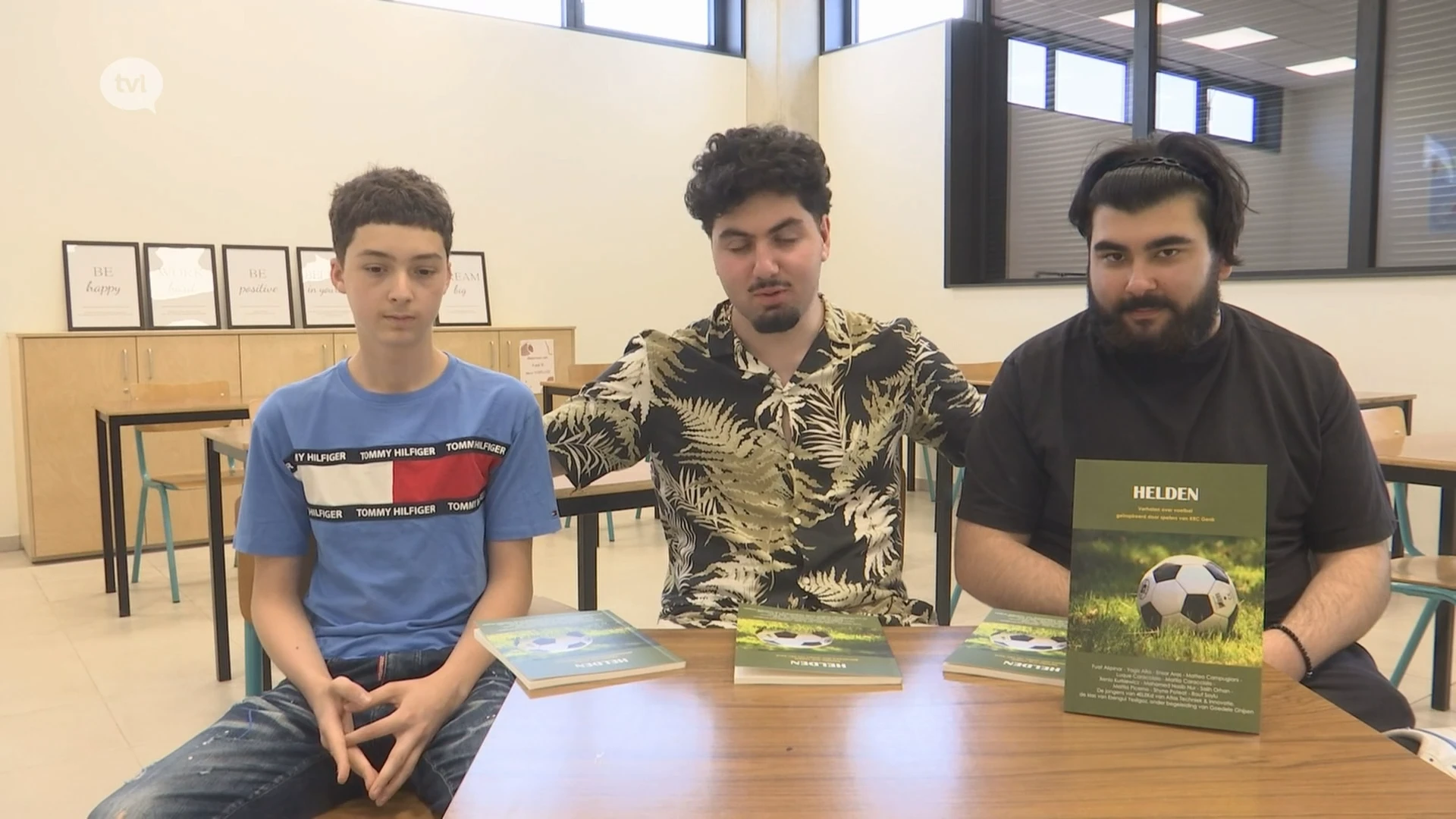 Leerlingen Atlas College schrijven boek over levens van voetballers