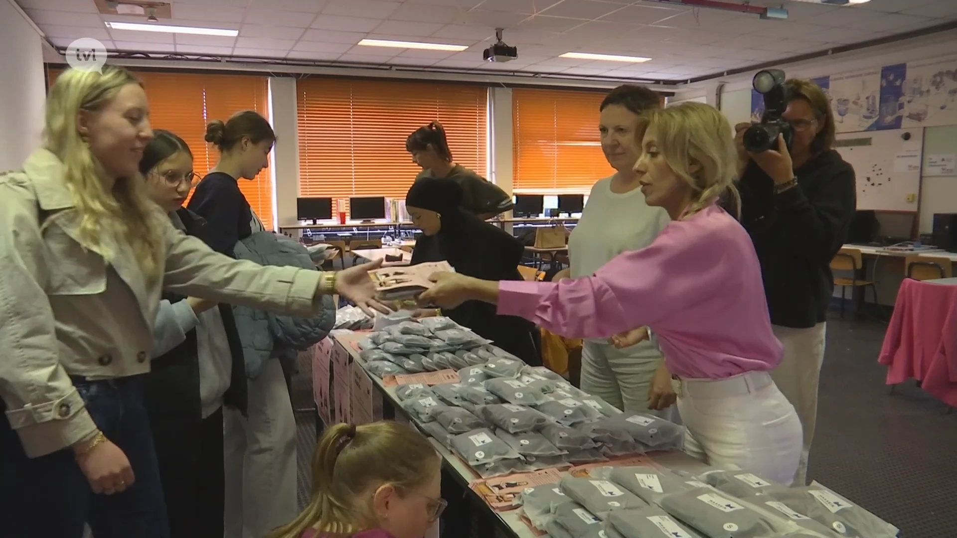 Maaseik deelt 4.000 menstruatieonderbroeken uit