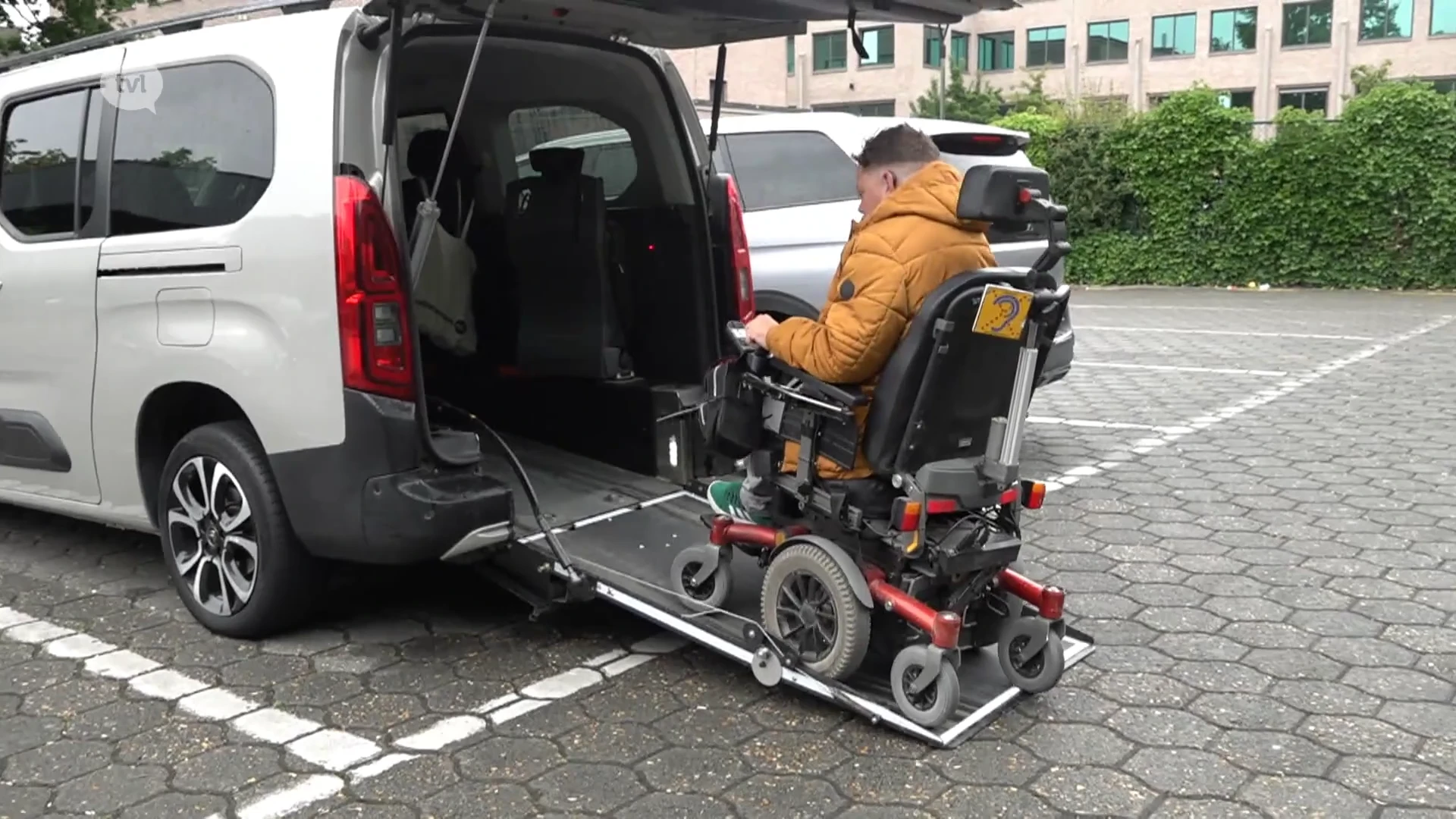 Rob Beenders wil aangepaste parkeerplaatsen voor rolstoelgebruikers