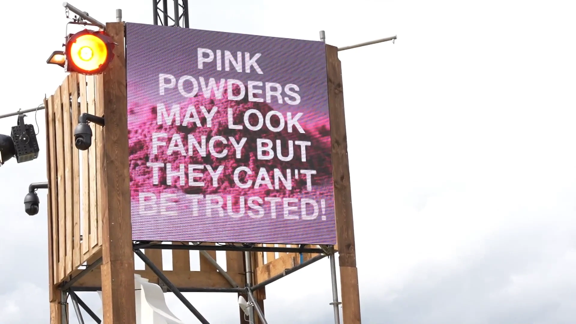 Extrema Outdoor en Sciensano waarschuwen voor gevaarlijke drug 'Pink Powder'