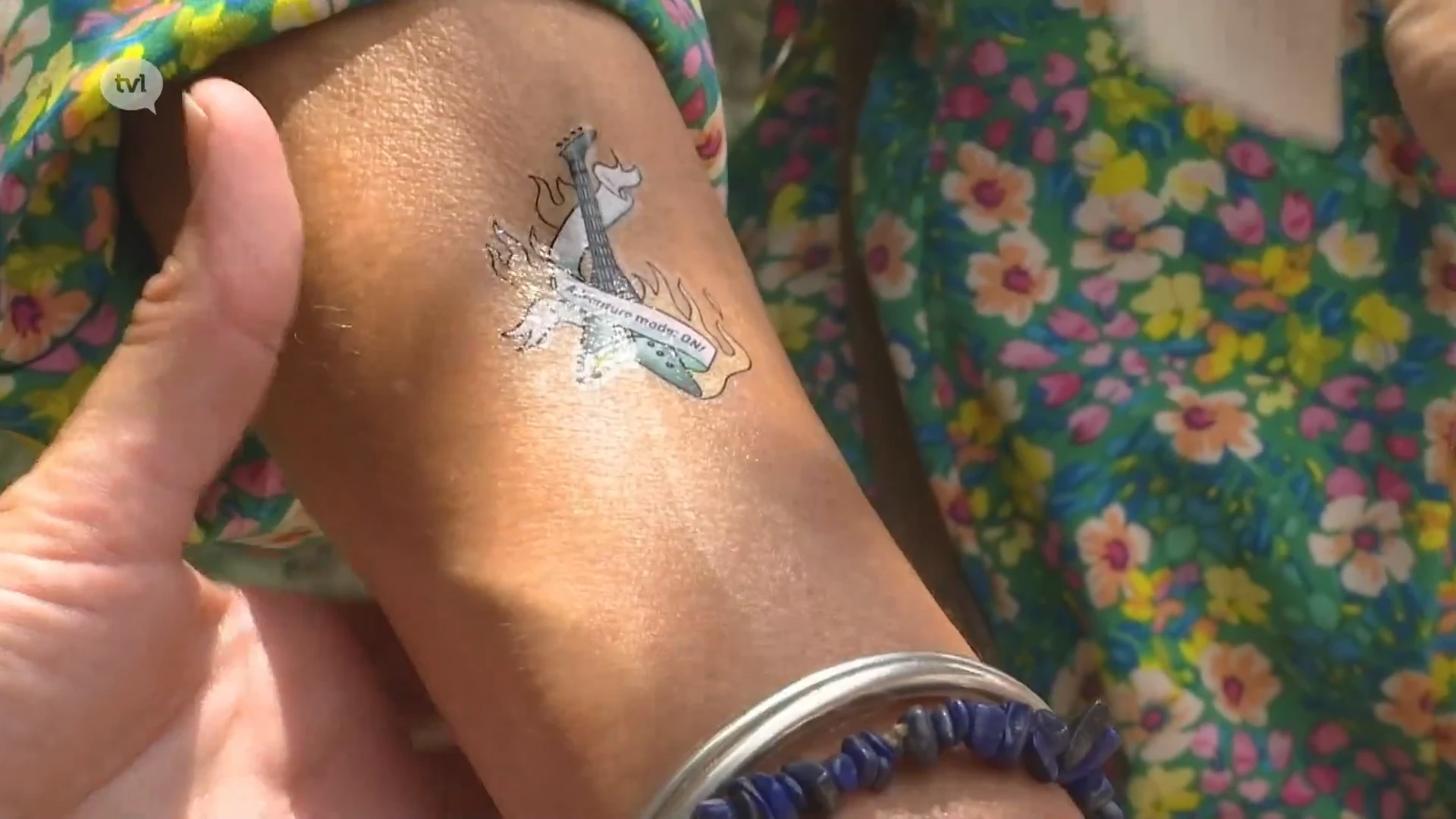 UV-tattoos waarschuwen wanneer het tijd is om te smeren op Genk on Stage