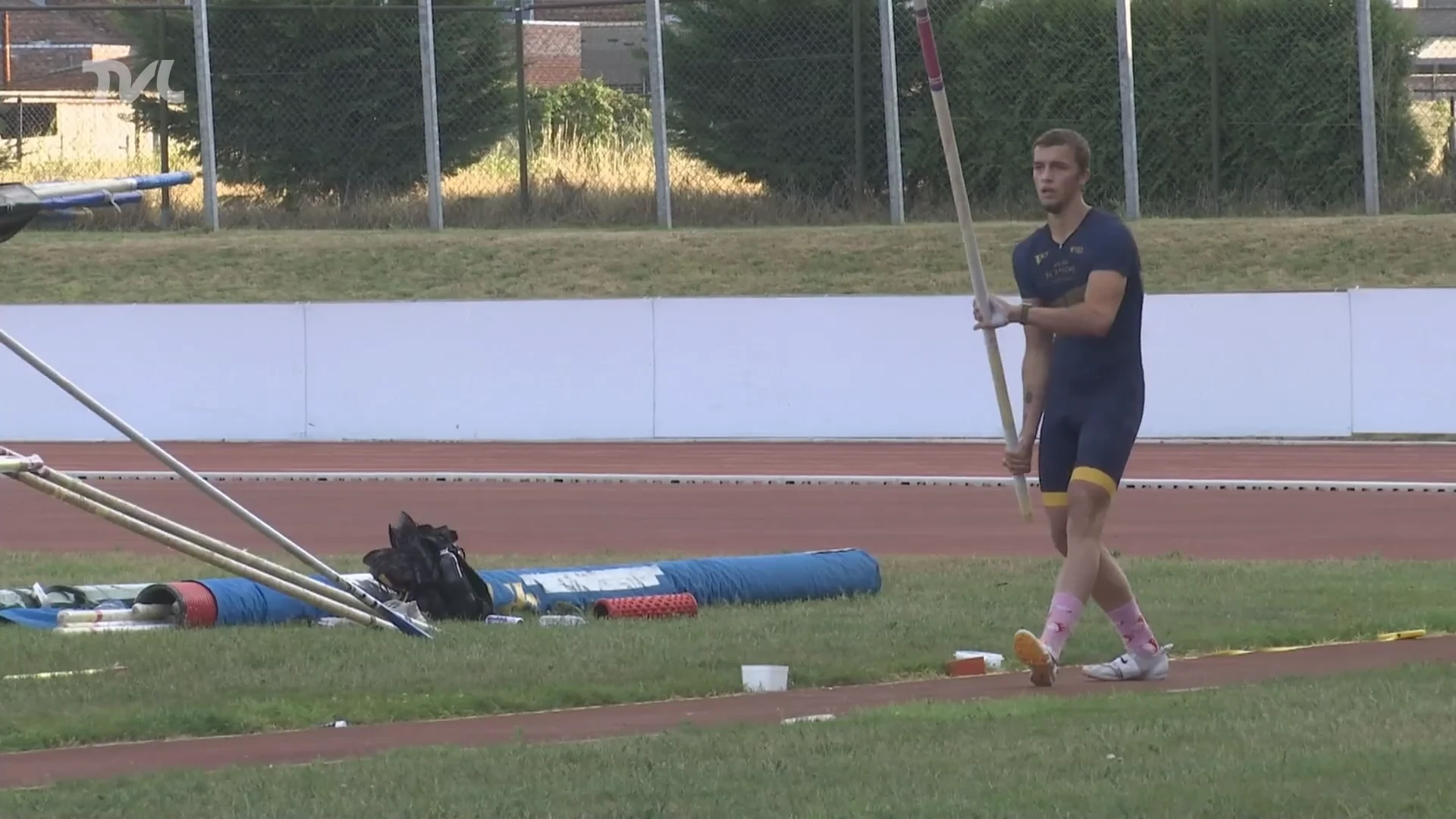 Polsstokspringers Kyani Joosten & Ylio Philtjens klaar voor EK U20 in Finland