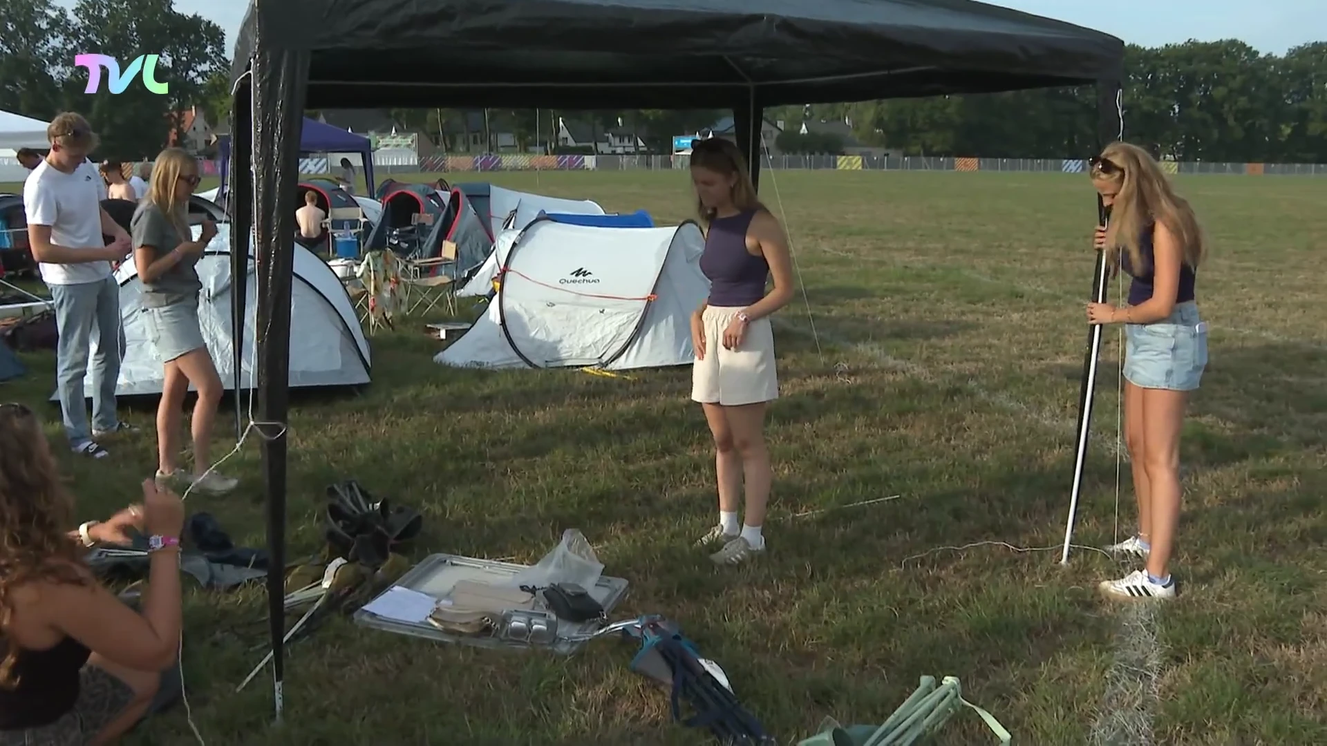 Duizenden festivalgangers stromen toe op camping Pukkelpop