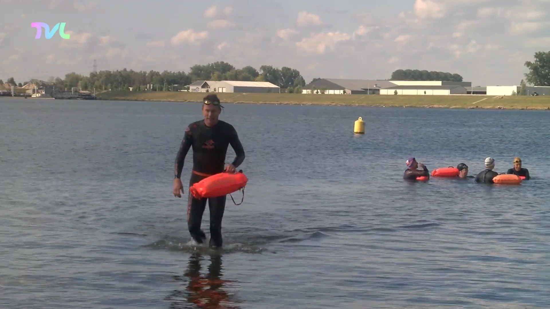Minister Brouns promoot zwemmen in open water